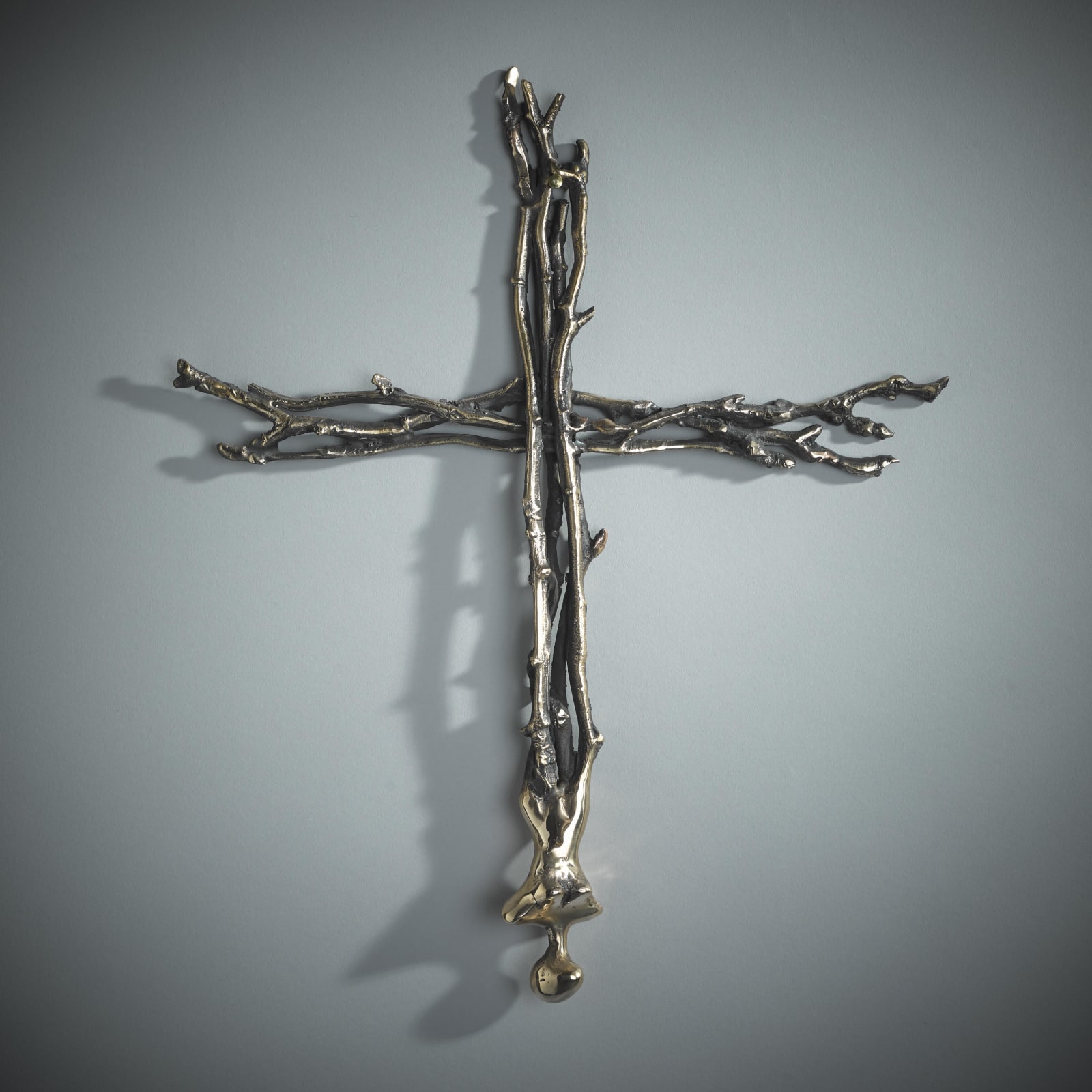 Orla de Brí, Cross Bearer