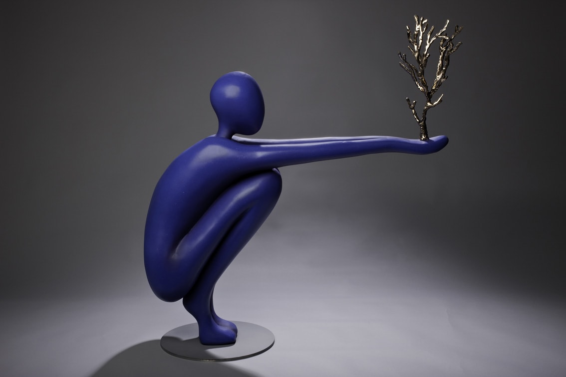 Orla de Brí, She Silently Protects & Observes