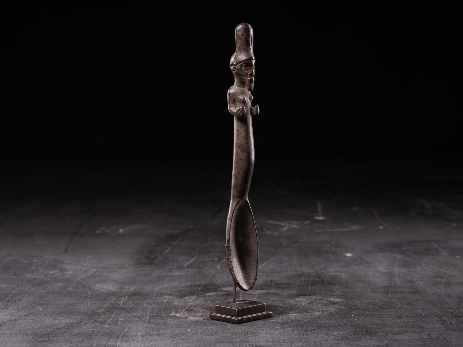 Very old Ceremonial Dondo Spoon with sculptured Head finial,Dondo People,DRC., second half 19th