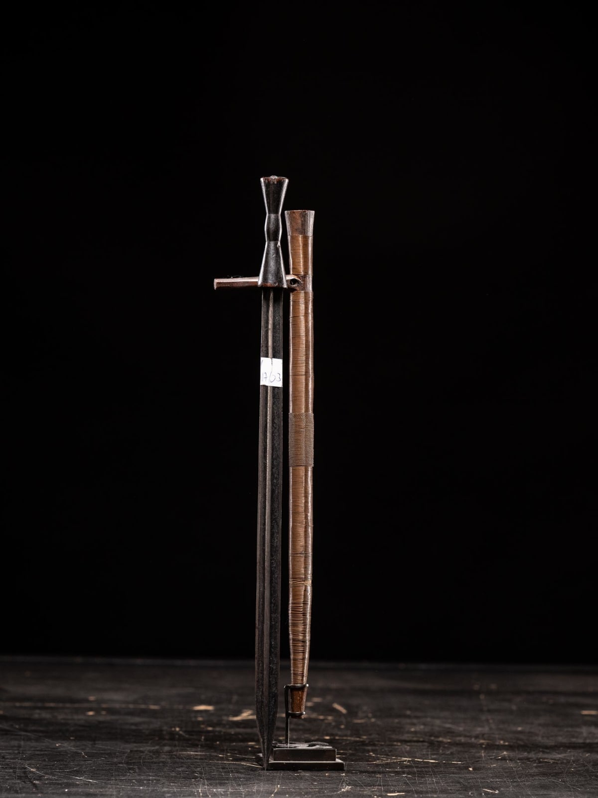 Bushi Fine sword with steel Blade and Brass decorated Sheath, DRC, 1st half 20th Century