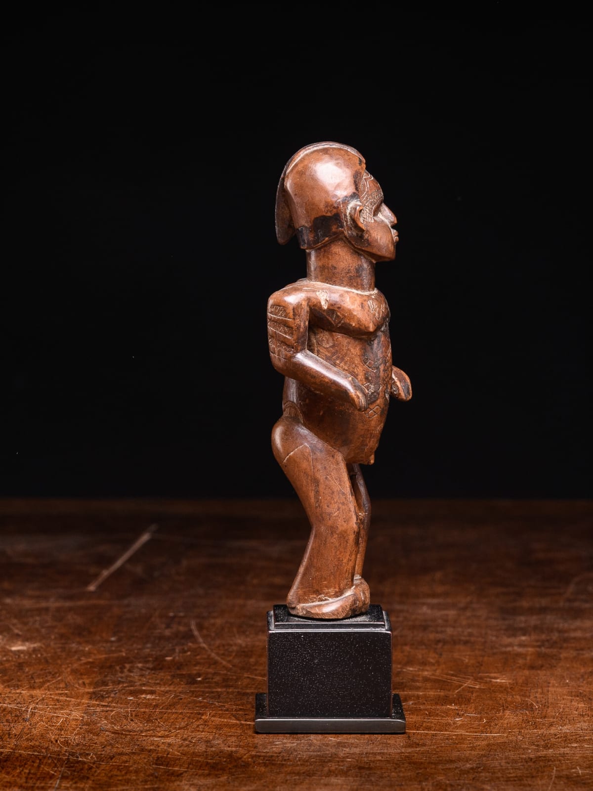 Bwende Standing Statue with scarified body, DRC, 1st half 20th Century