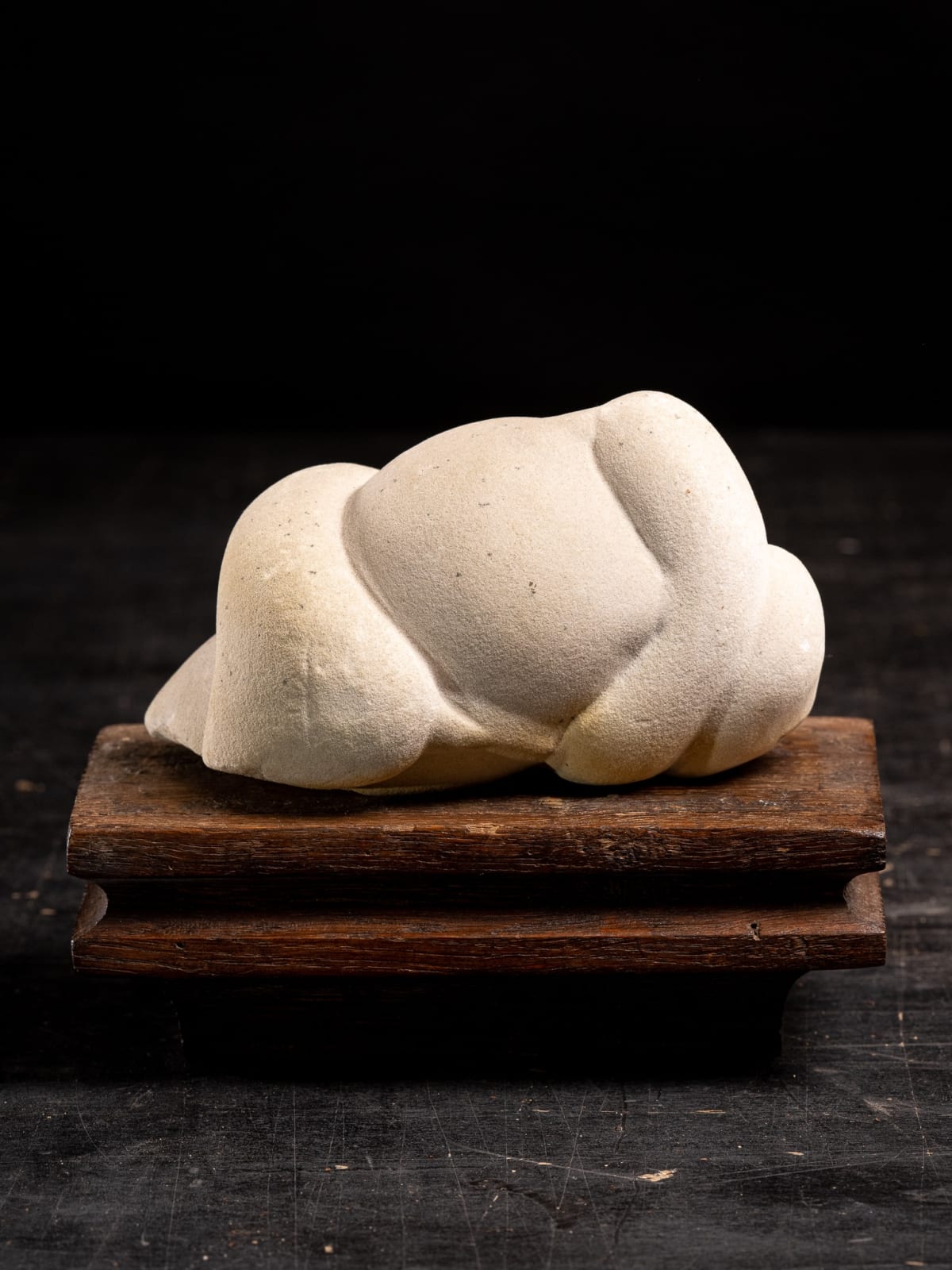 Small Gogotte de Fontainenbleue. Natural Mineral sculpture, 33-22 Million years