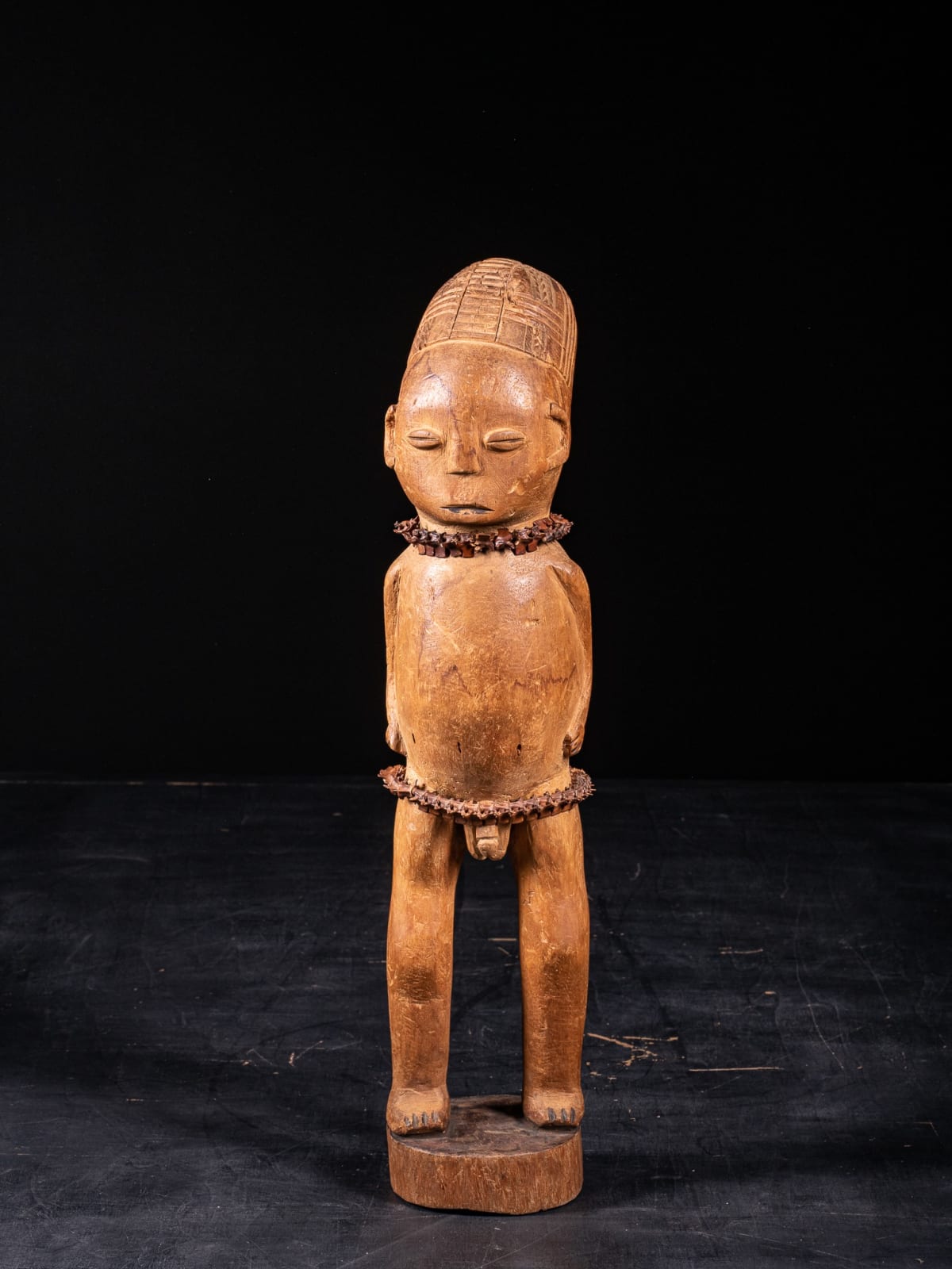 Very Early lightwood Male Statue with Snake Vertebrae Belt and Necklace. Mangbetu People, DR Congo, first half 20th C