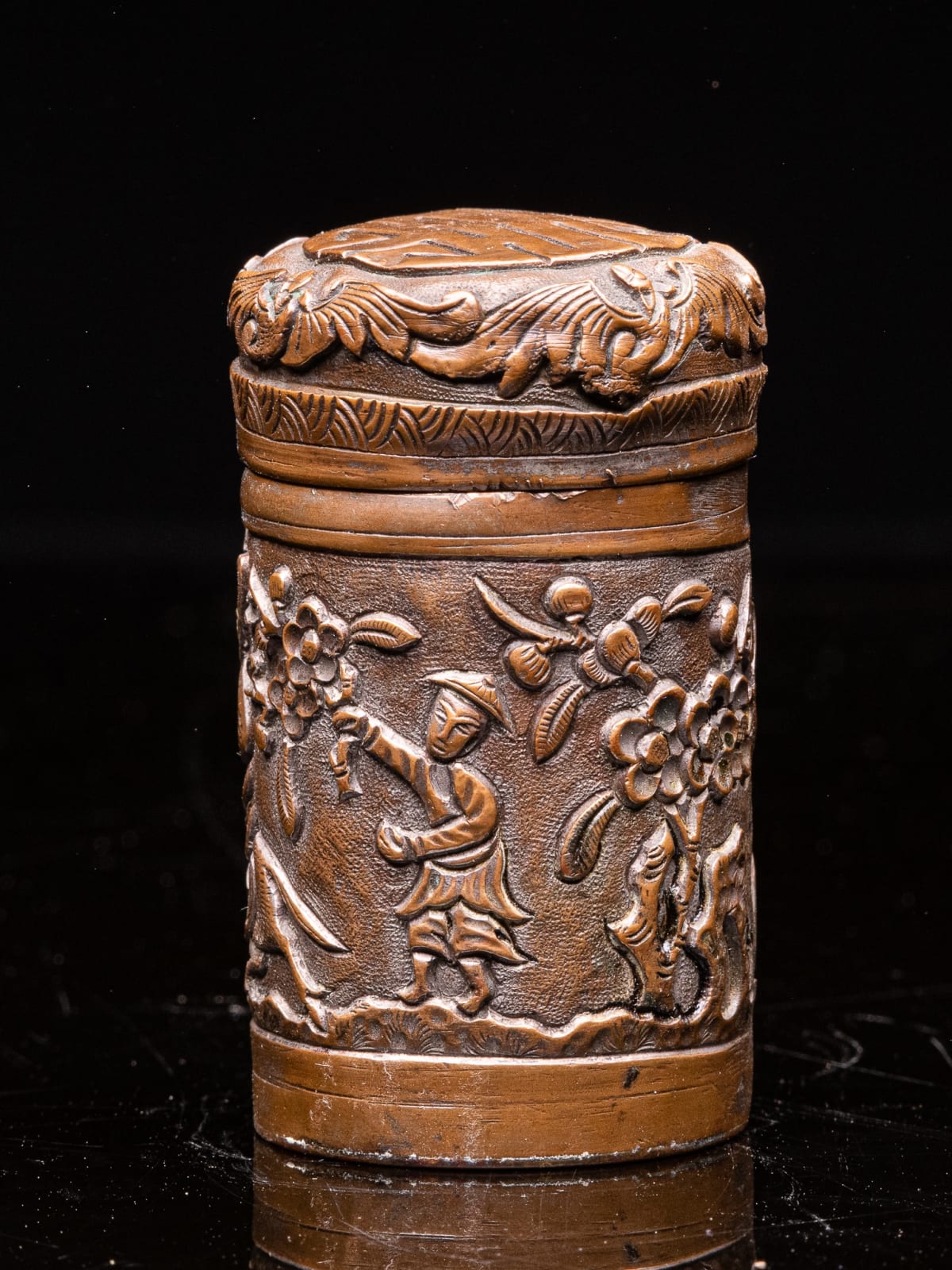Antique Chinese Opium Box in hammered Brass, Decorated with a Scene of a Rider in a Landscape, 19th Century