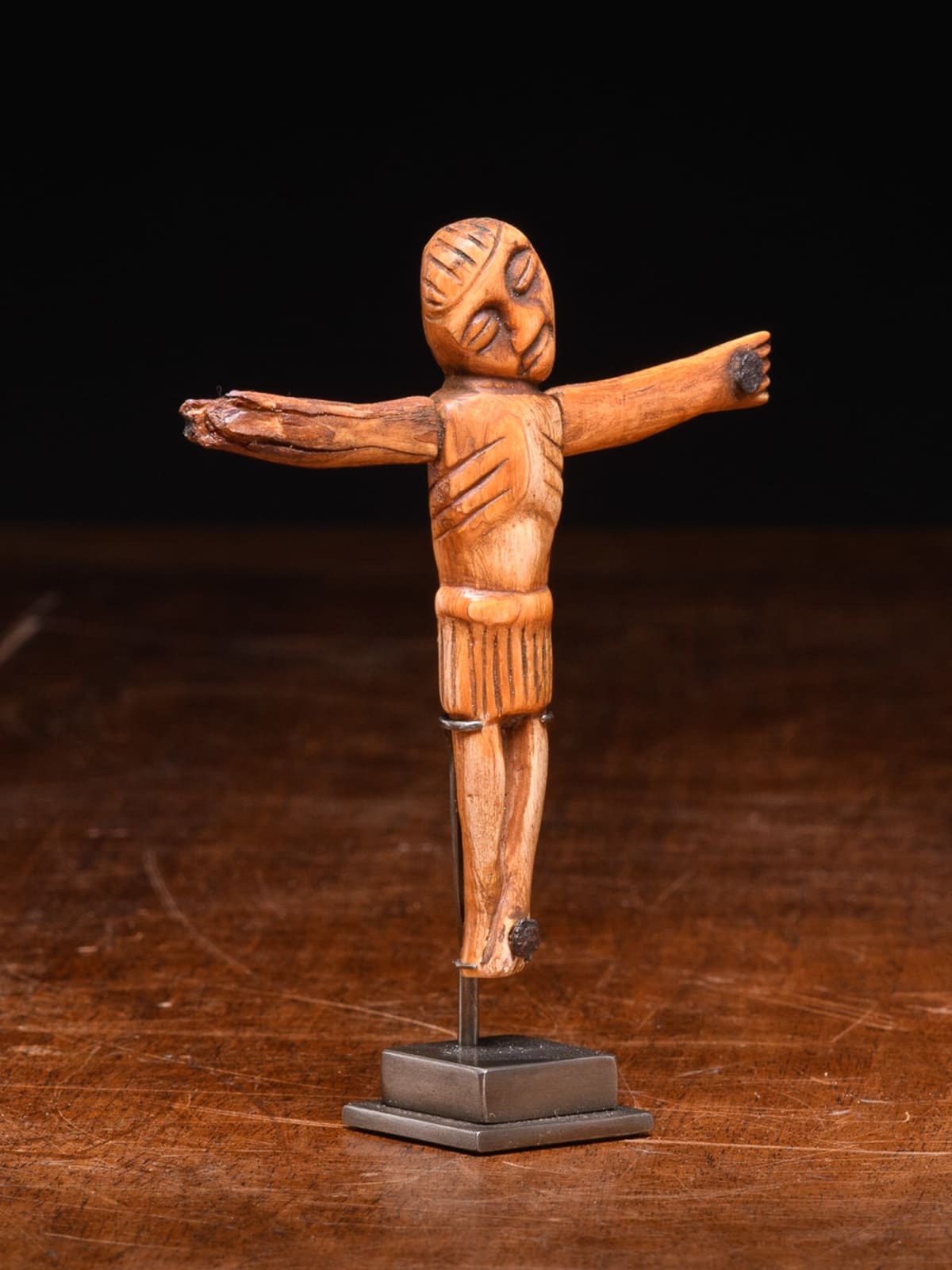 Bakongo Christian crucifix 'Nkangi Kiditu' made of ivory, DRC, 19th Century or earlier