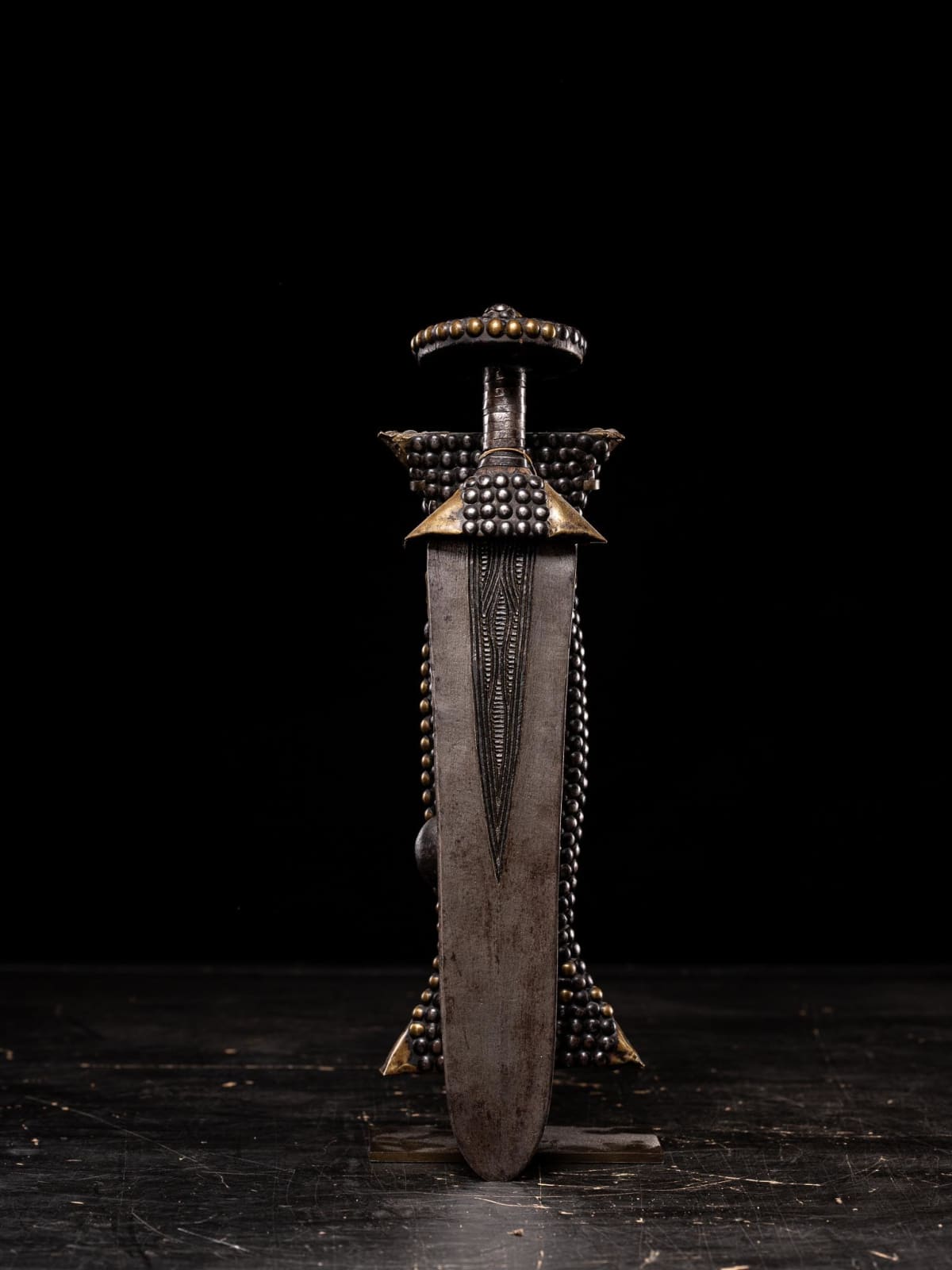 Kundu Knive-brass wrapped and tacked Hilt - wooden brass decorated Sheath, DRC, 1st half 20th Century