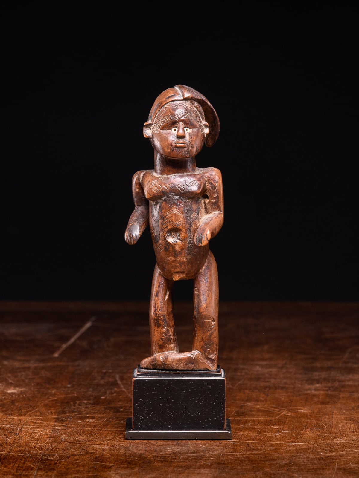 Bwende Standing Statue with scarified body, DRC, 1st half 20th Century
