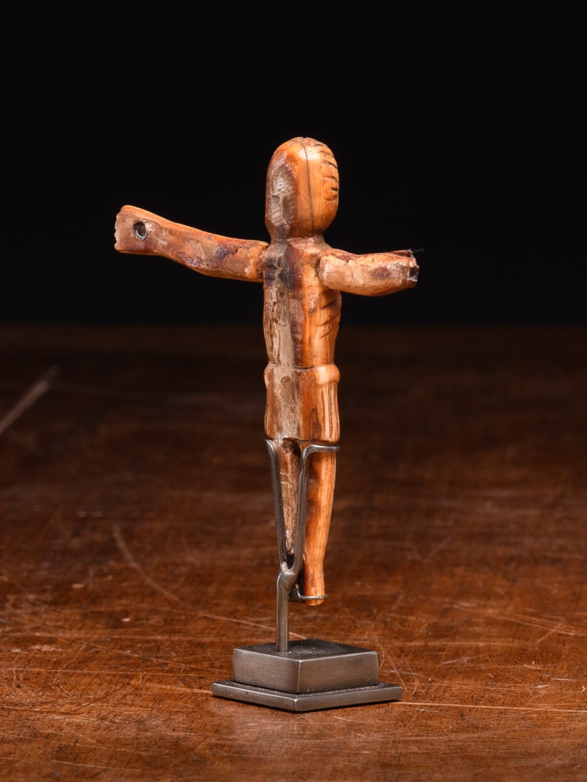 Bakongo Christian crucifix 'Nkangi Kiditu' made of ivory, DRC, 19th Century or earlier
