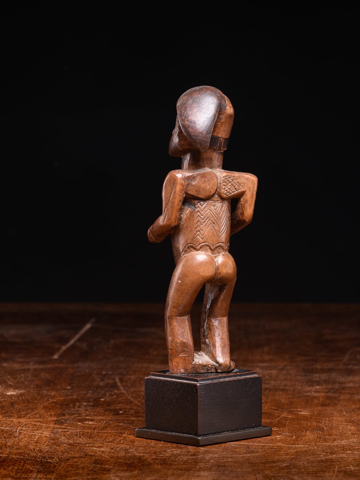Bwende Standing Statue with scarified body, DRC, 1st half 20th Century
