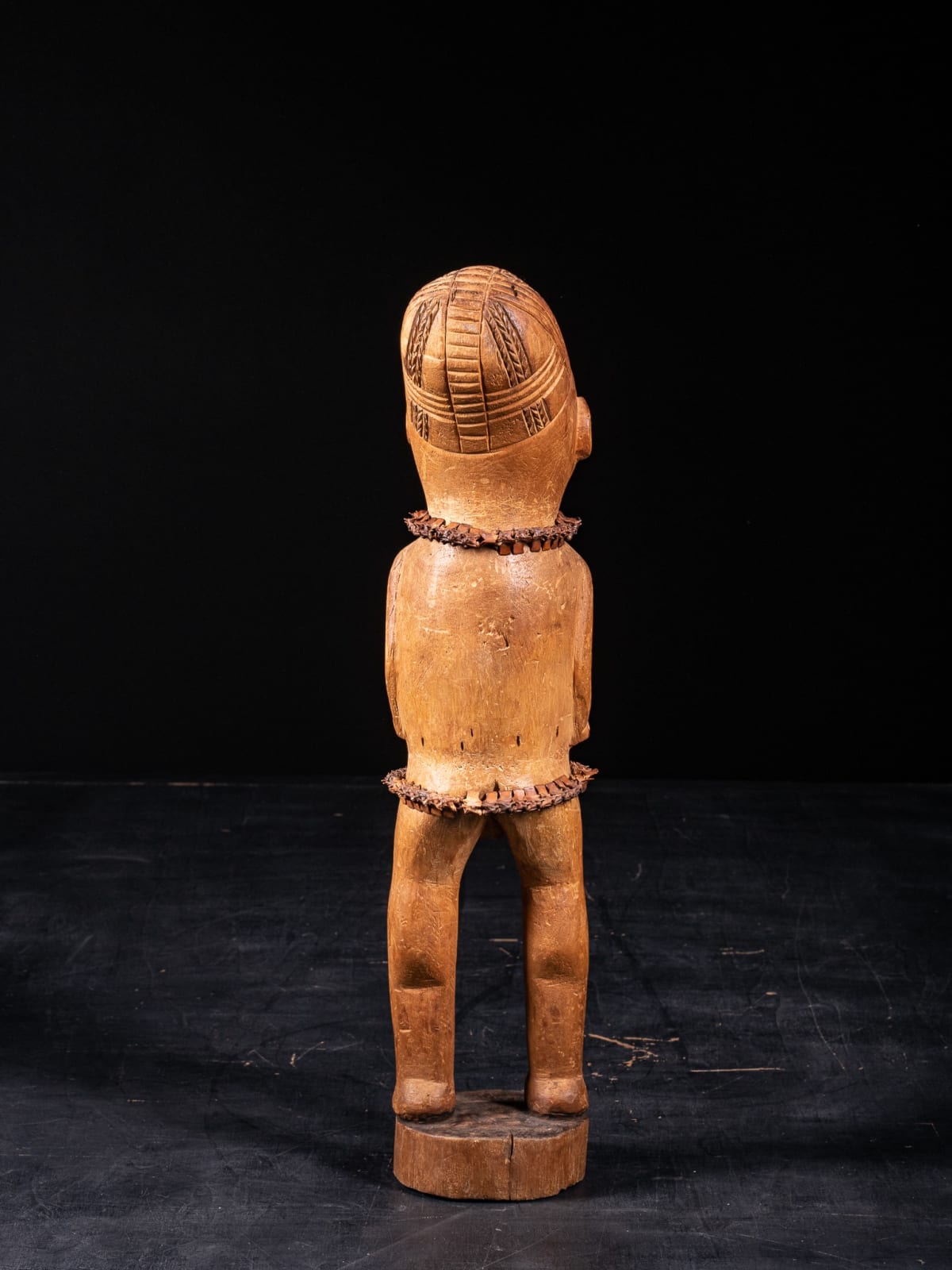 Very Early lightwood Male Statue with Snake Vertebrae Belt and Necklace. Mangbetu People, DR Congo, first half 20th C