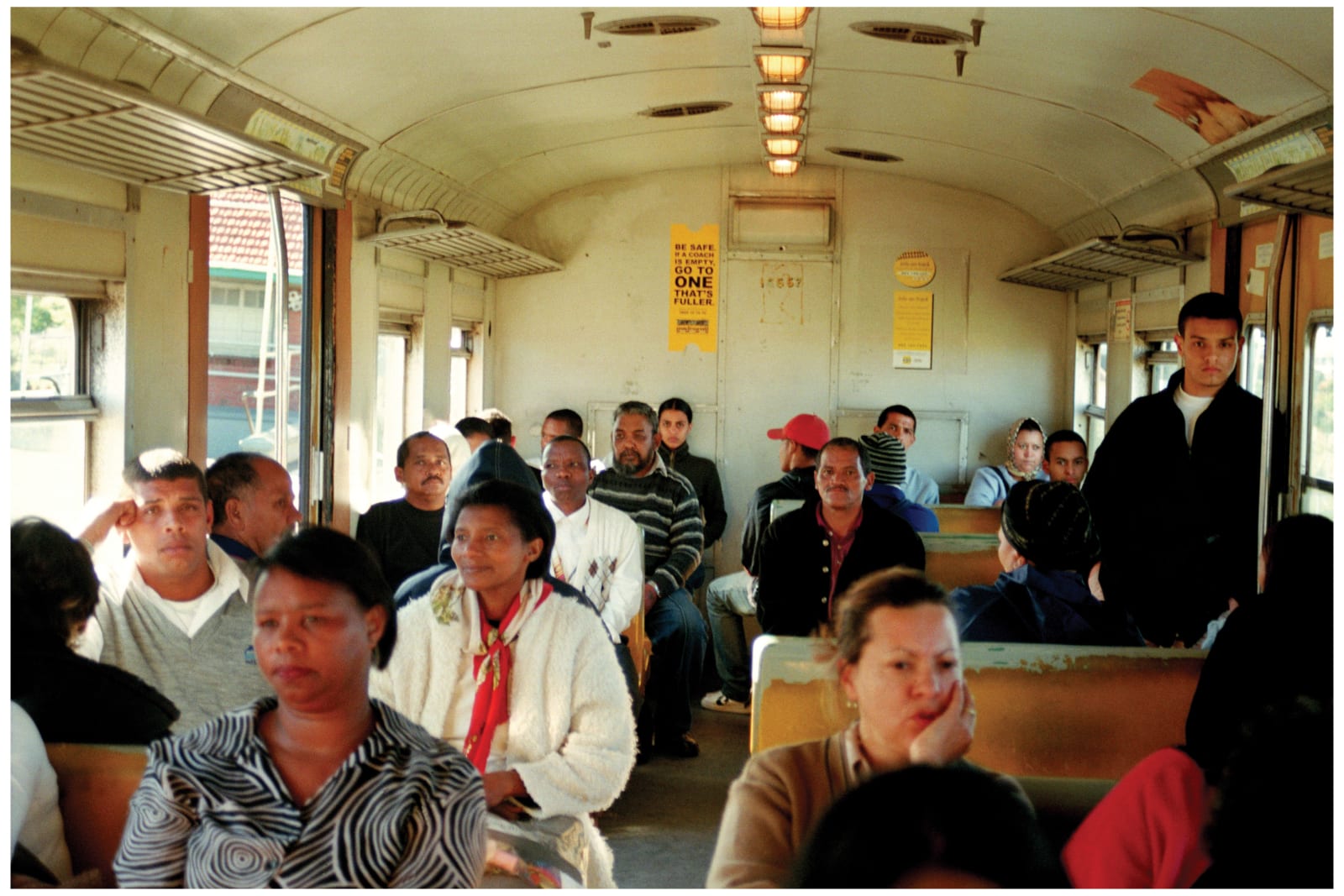 Cinthia Marcelle & Jean Meeran, Capa Morada / Stay (Cape Town) from the series pessoas, 2003