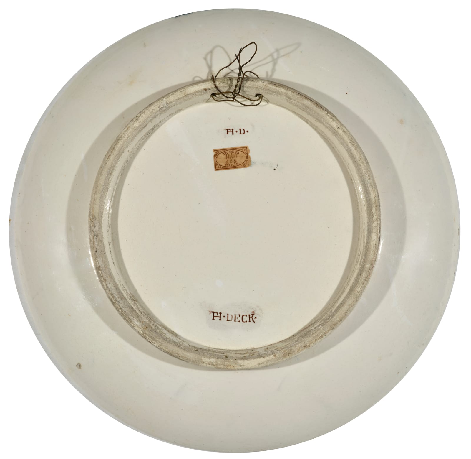 Paul Helleu, Circular dish decorated with a portrait of a woman with a pink ribbon / Plat circulaire orné d’un portrait de femme au ruban rose, 1882-1884