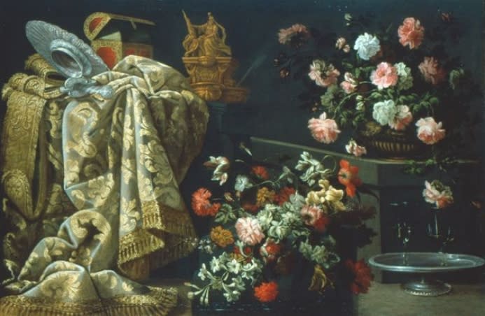 Adeodato Zuccati, Fine baroque silver vase with flowers on a rock shelf, a tray with grapes, peaches and figs and a clock on a table covered with a green tablecloth and red brocade/ Nature morte au vase d’argent fleuri et à l’horloge