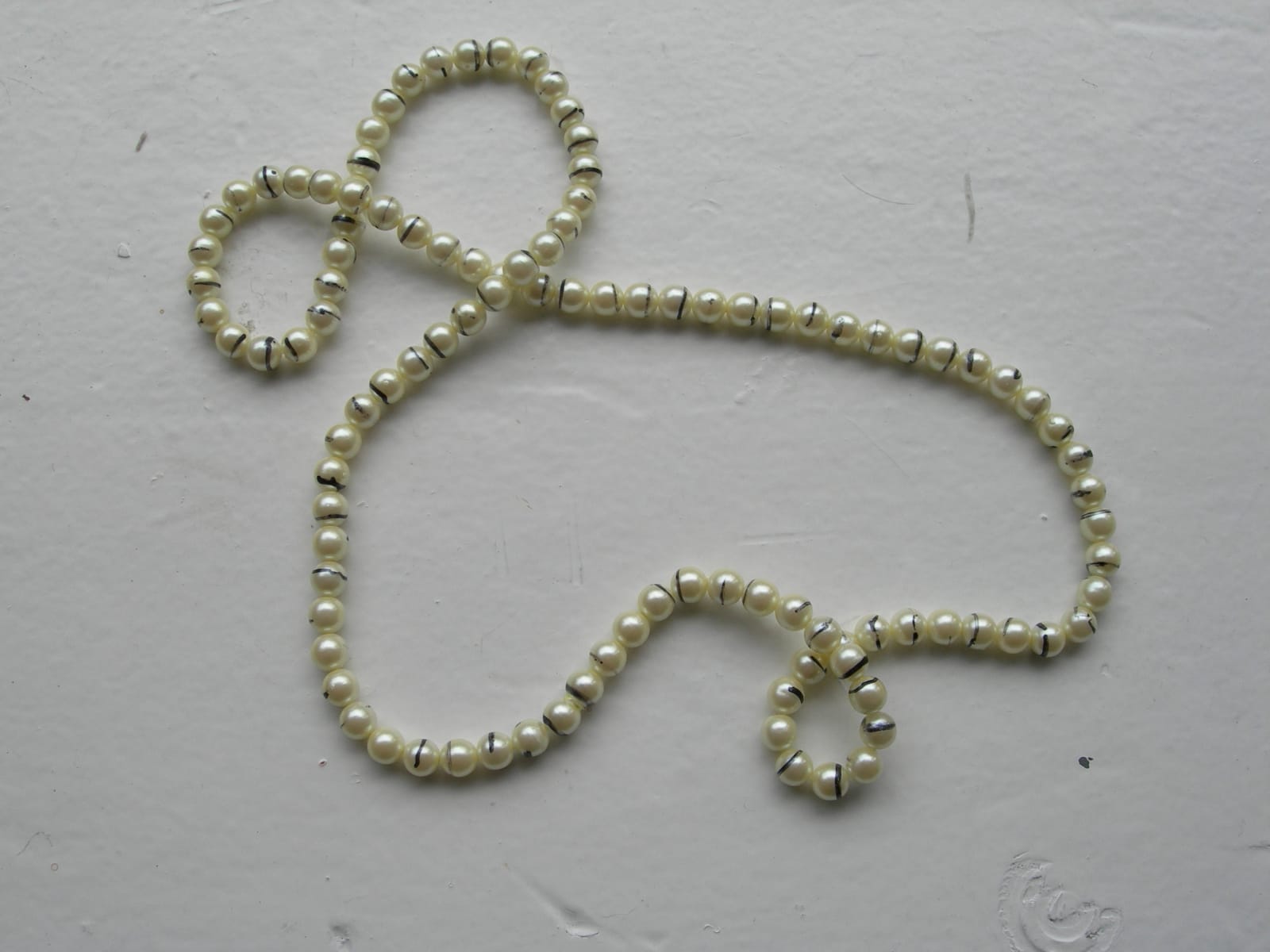 Marius Engh, Untitled (Refuted Pearls), 2005