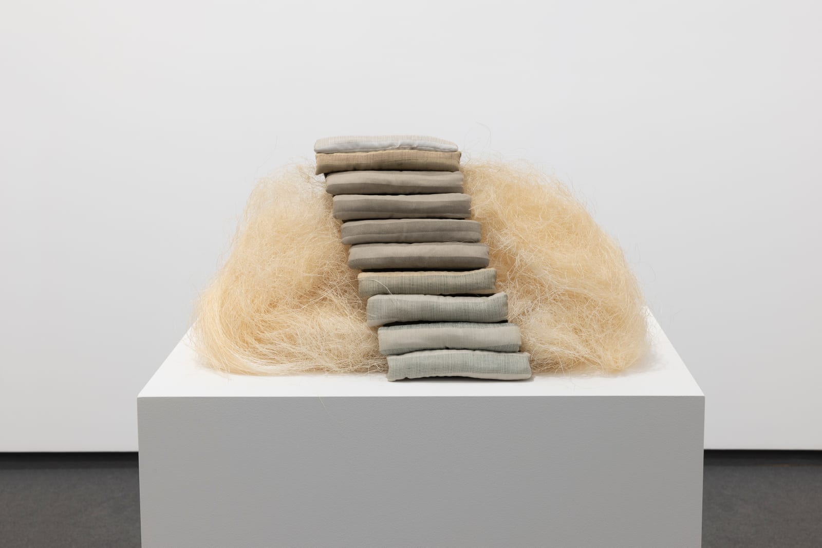 Simona Runcan, Legile echilibrului / The Laws of Equilibrium, 1979