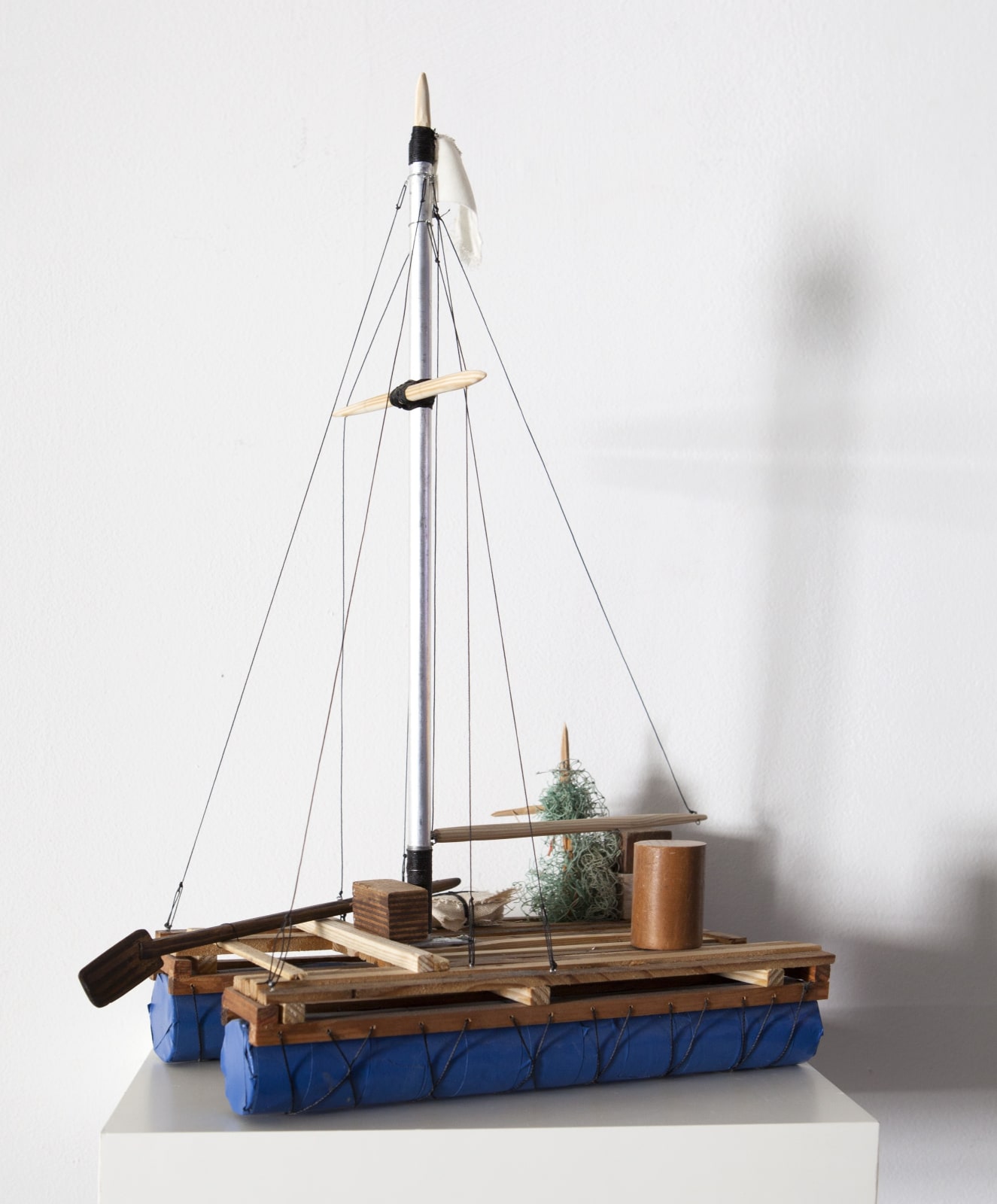 Jonathan Goldman, The west border raft model #1, 2015