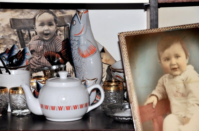 Artur Yakobov, Family album - Vitrine 3, 2008