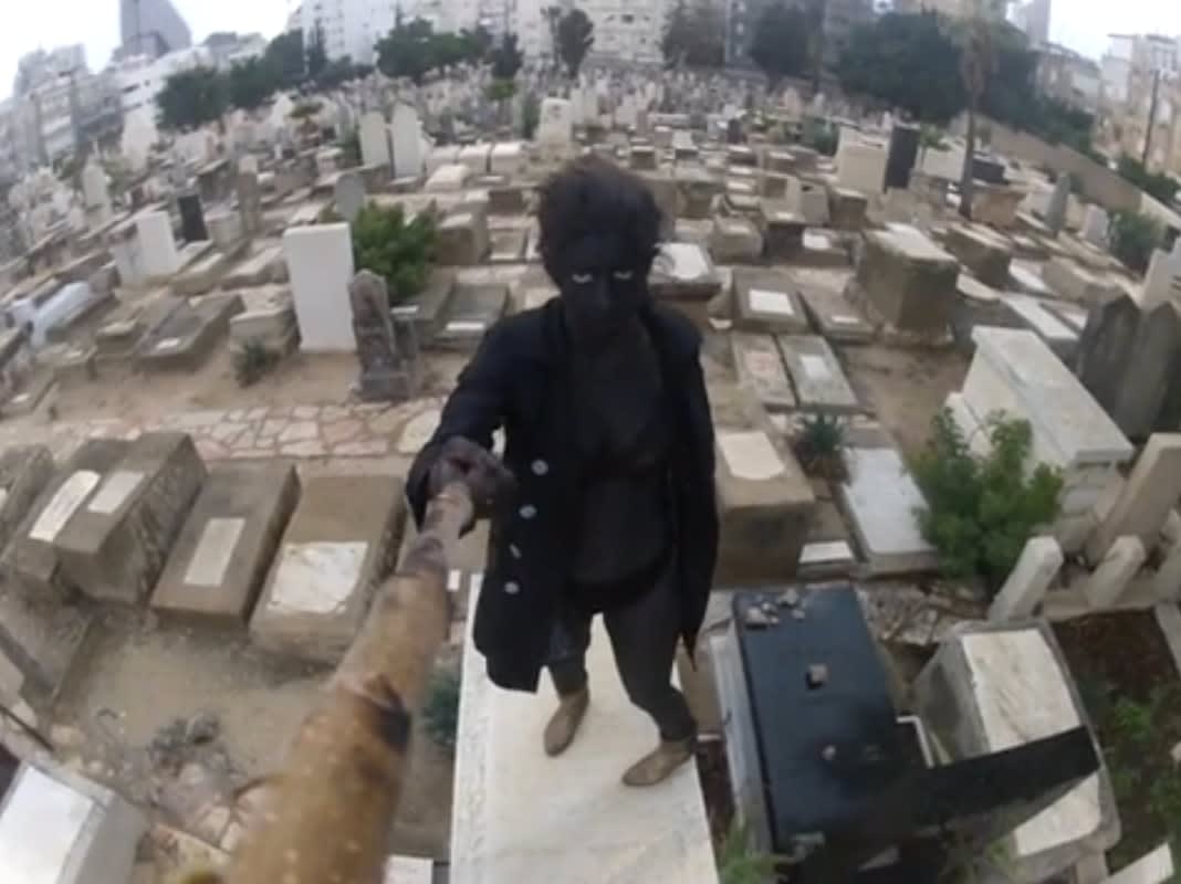Tamar Hirschfeld, Schwartze in Trumpeldor Cemetery, 2013