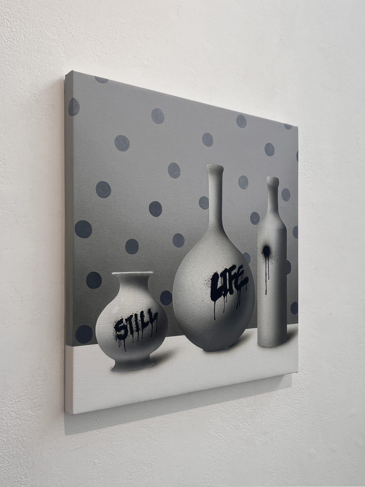 Yohta Matsuoka, Tags on white pots, 2024