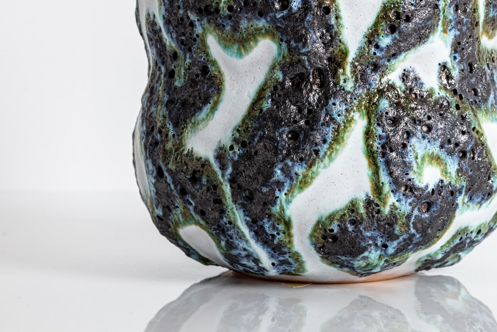 Gary Dipasquale, Black and White Textured Double Gourd Vase