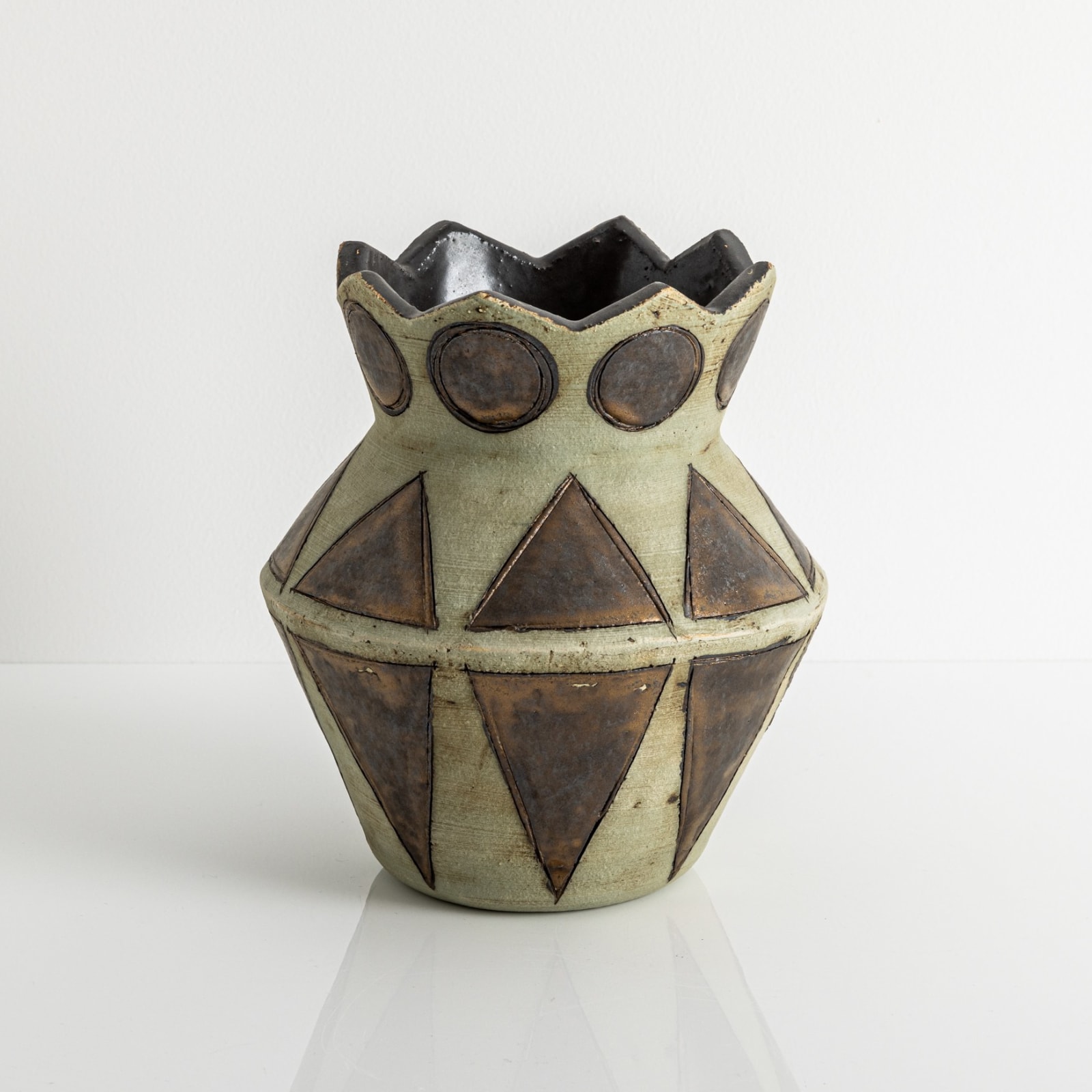 Christopher Maschinot, Sage Vessel with Bronze