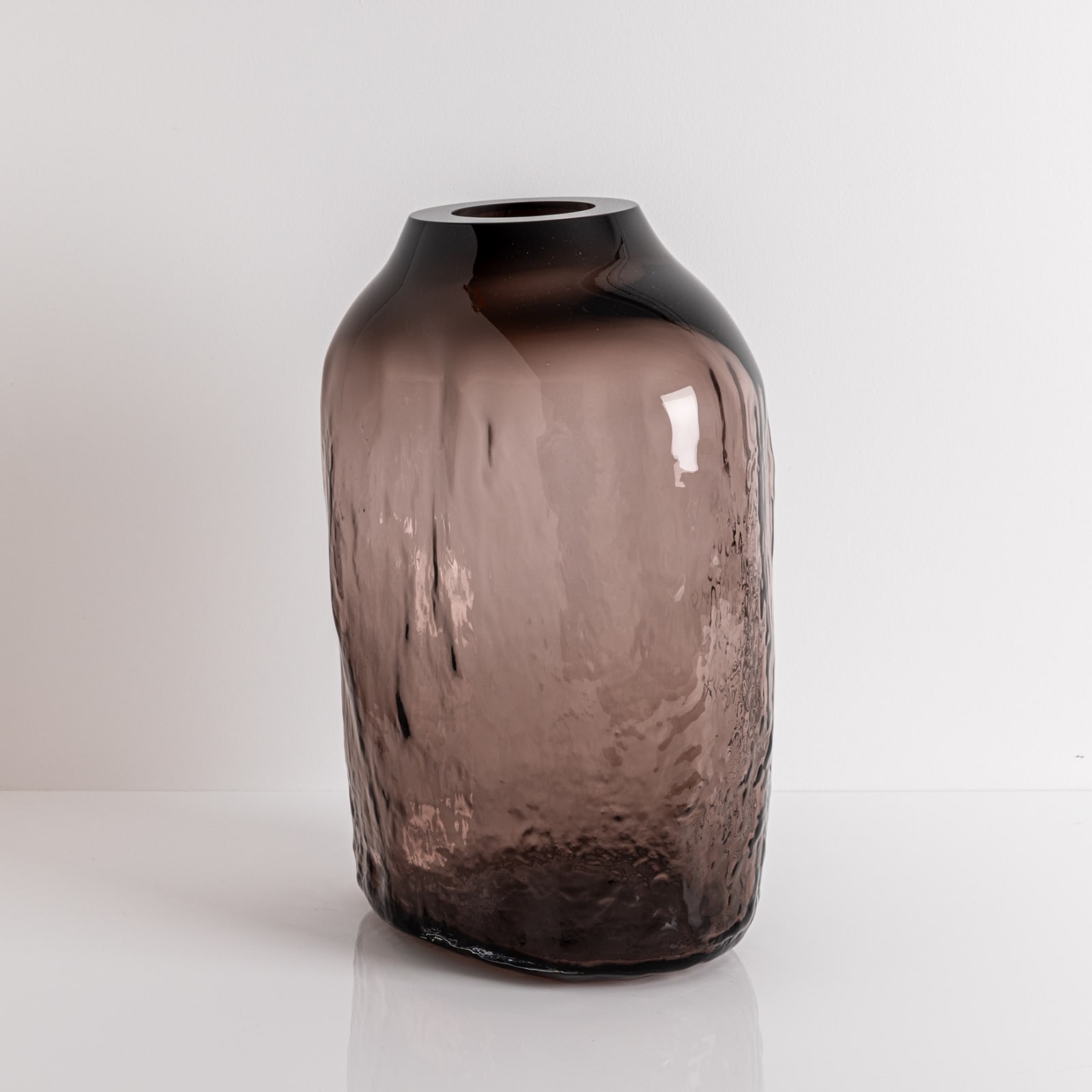 Fabio Vogel, Aubergine Sand Vessel
