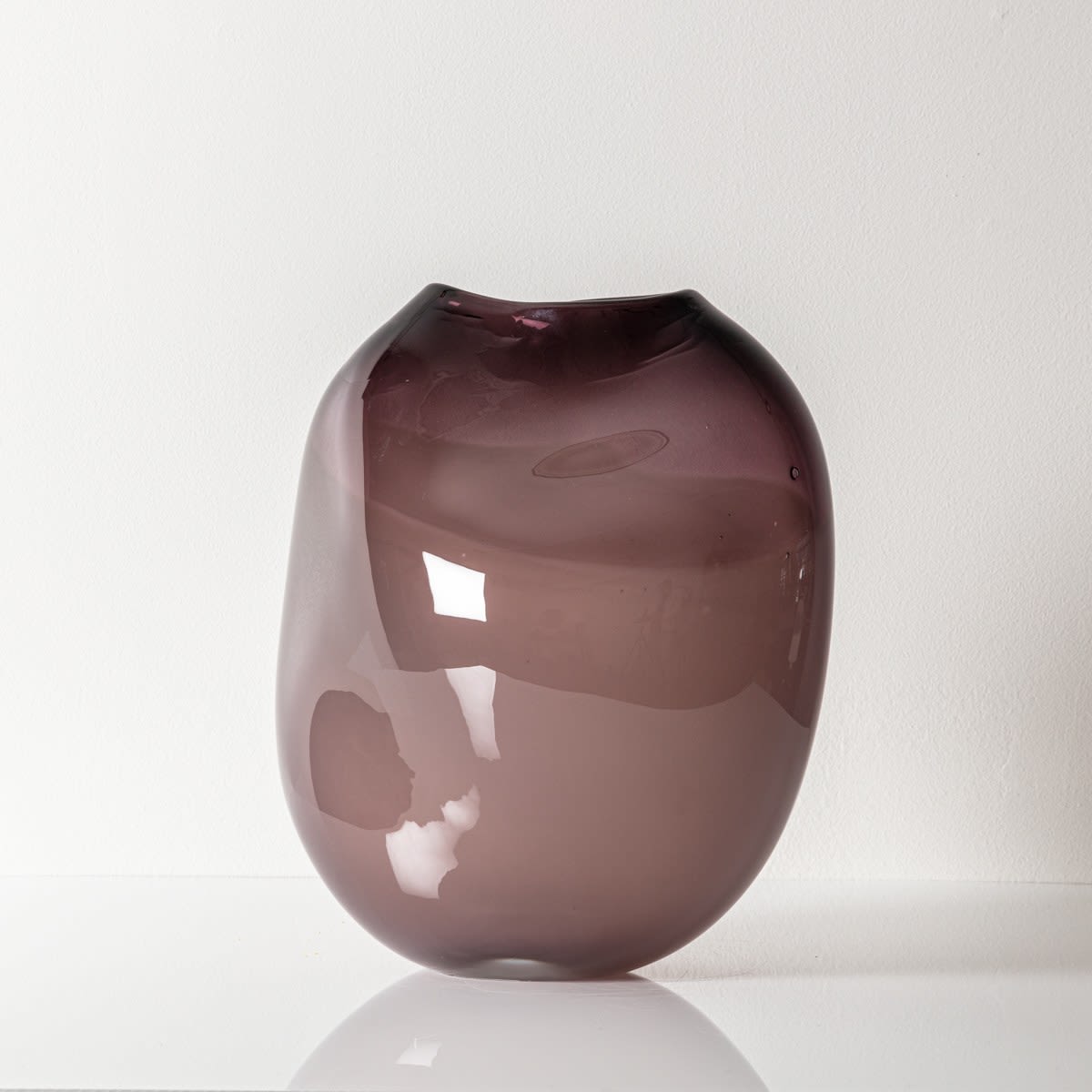 Michèle Oberdieck, Deep Aubergine Vessel
