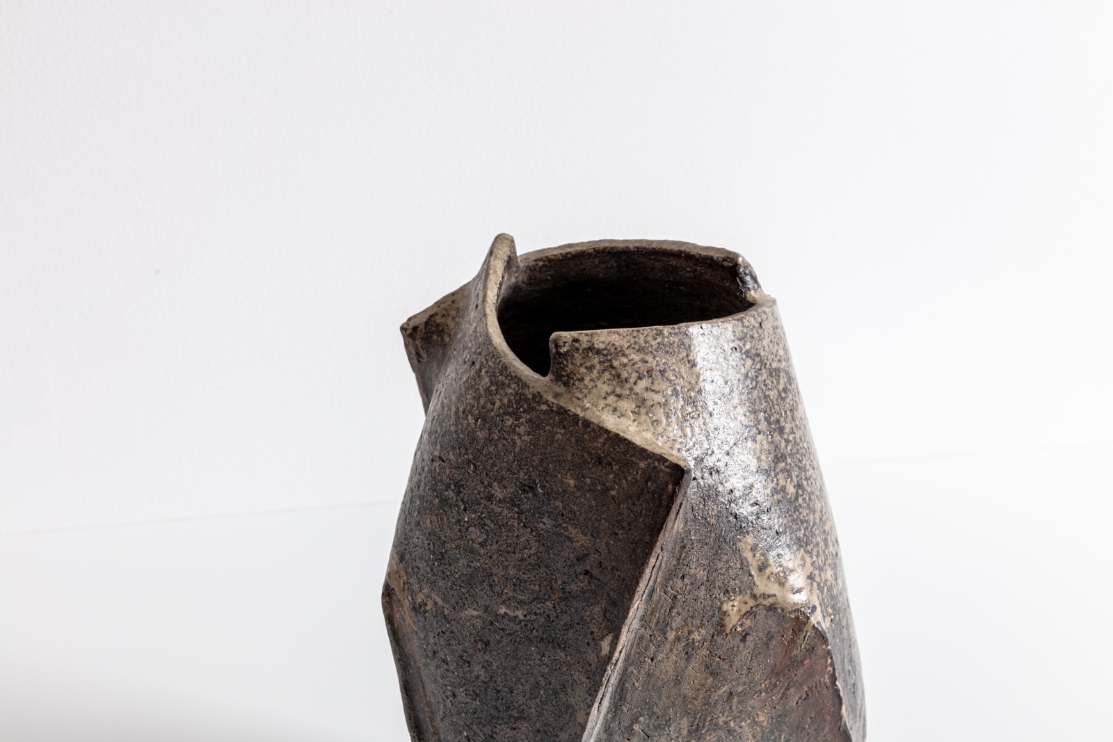 Hiroshi Toyofuku, Bizen Ware Vessel n. 17