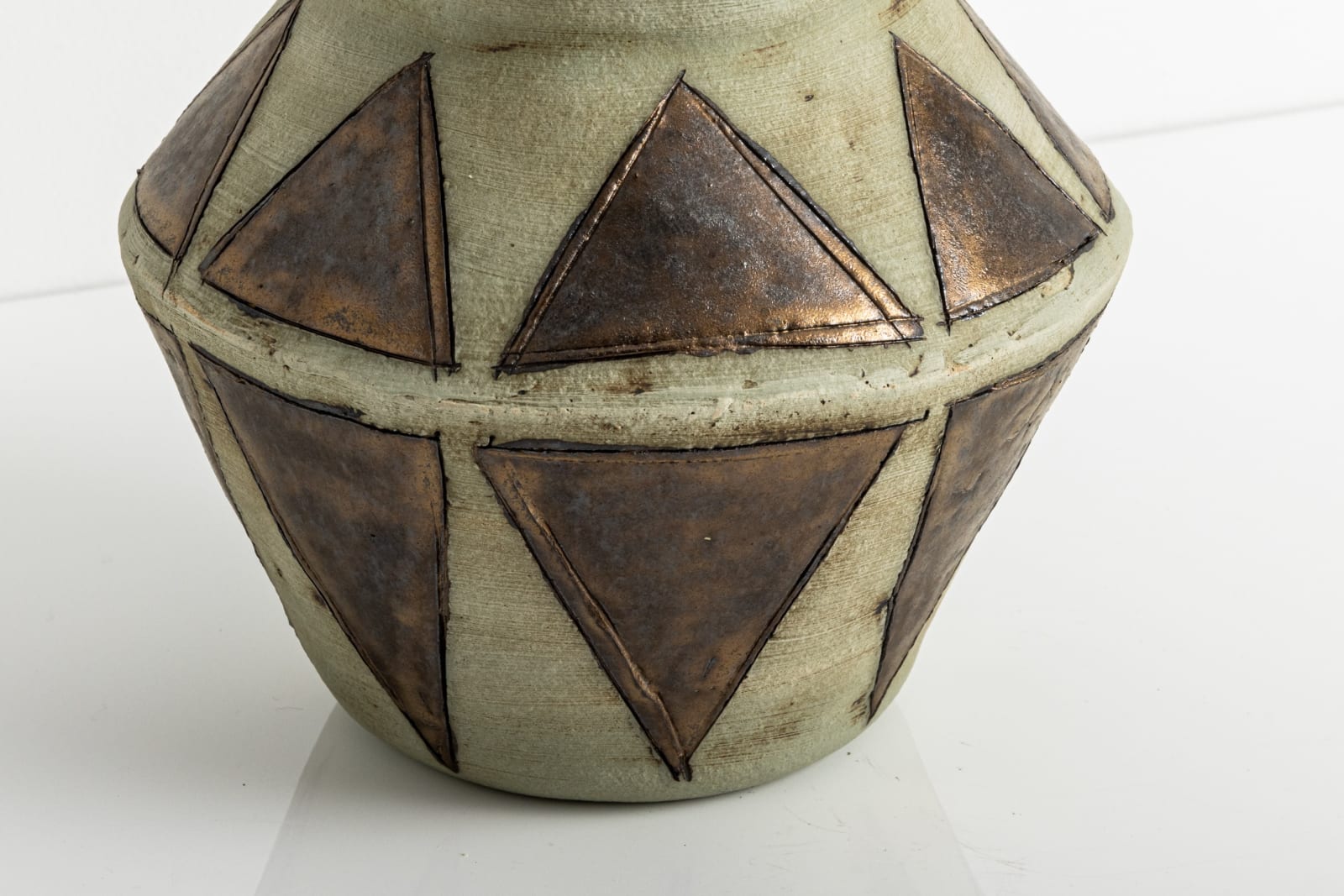 Christopher Maschinot, Sage Vessel with Bronze