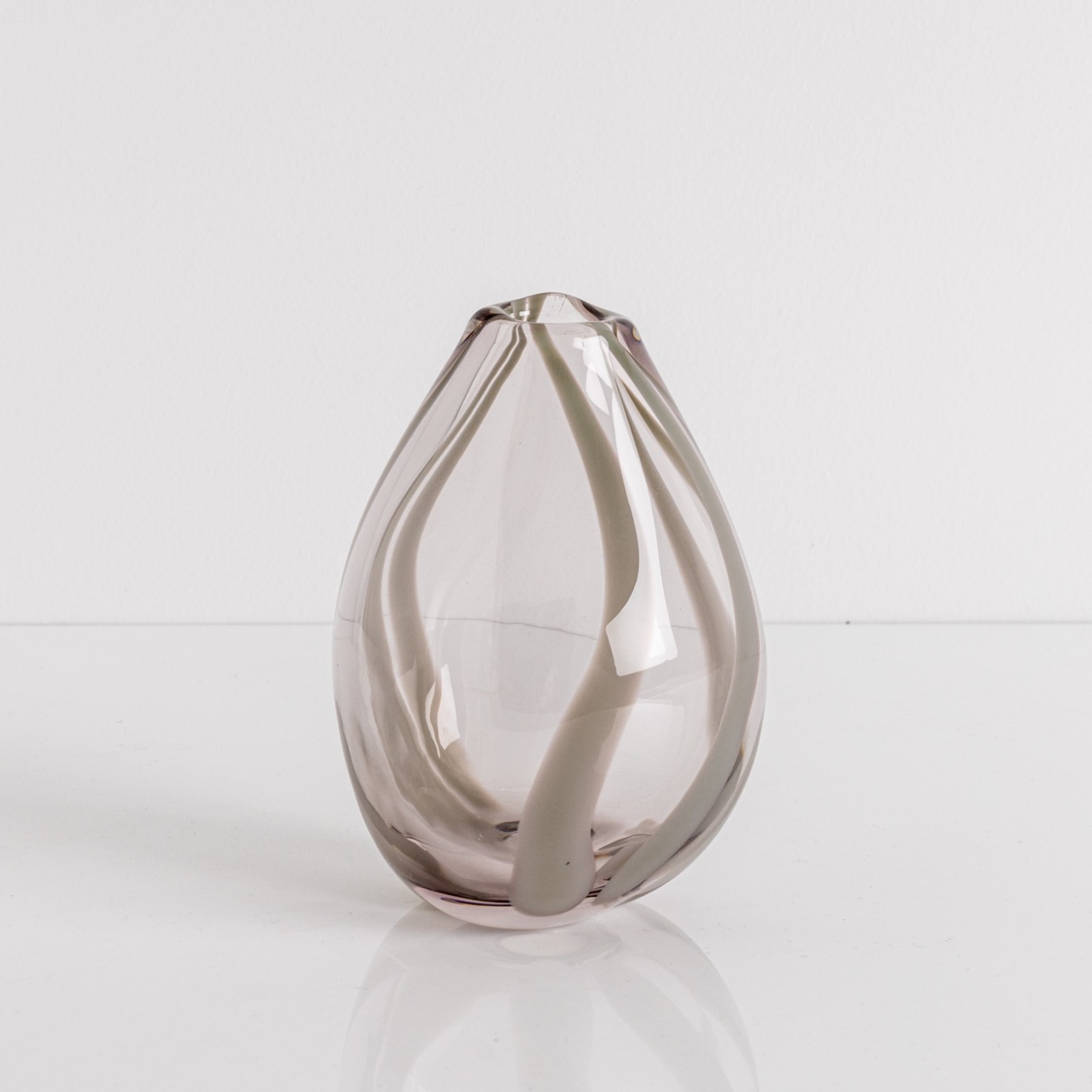 Michèle Oberdieck, Grey Striped Vessel