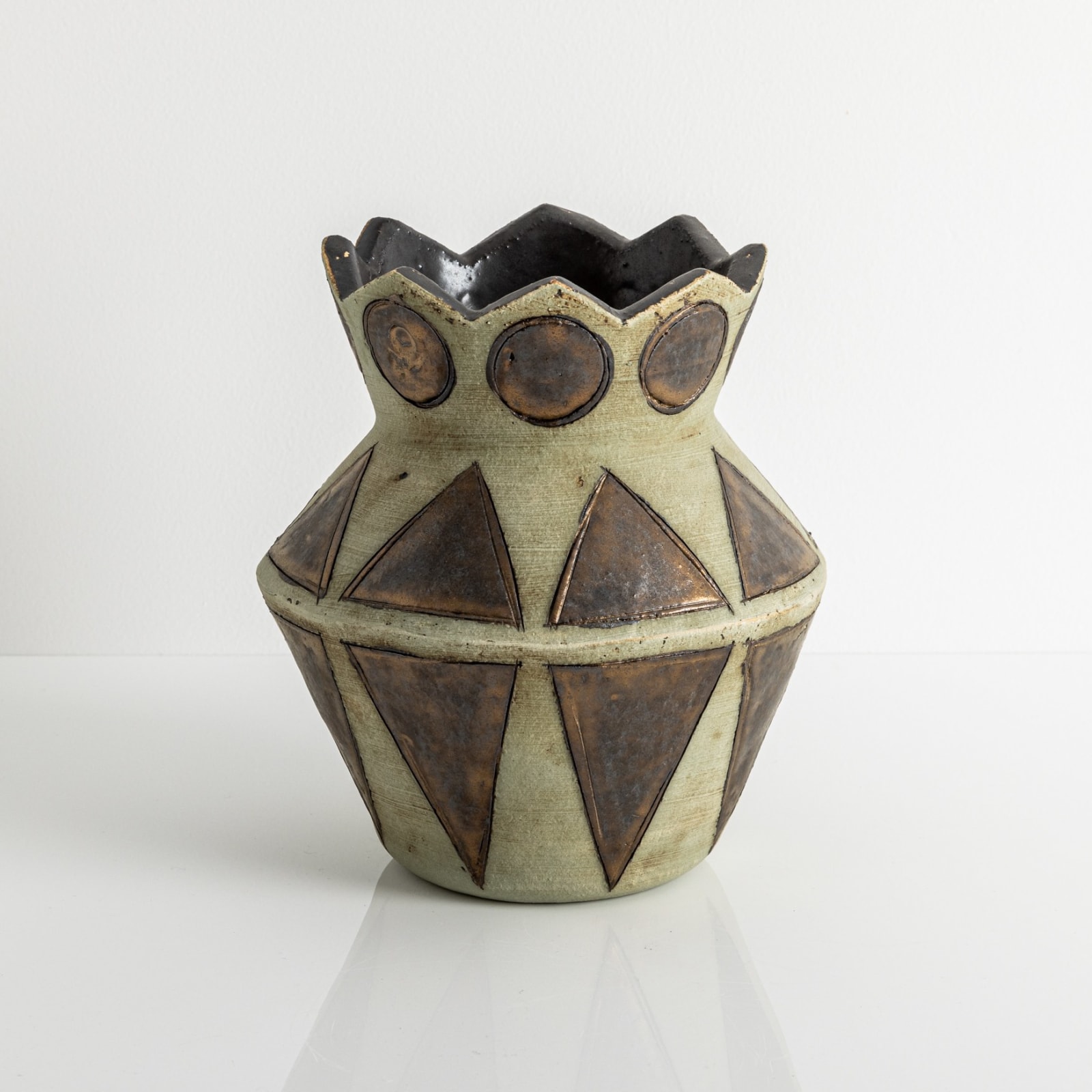 Christopher Maschinot, Sage Vessel with Bronze