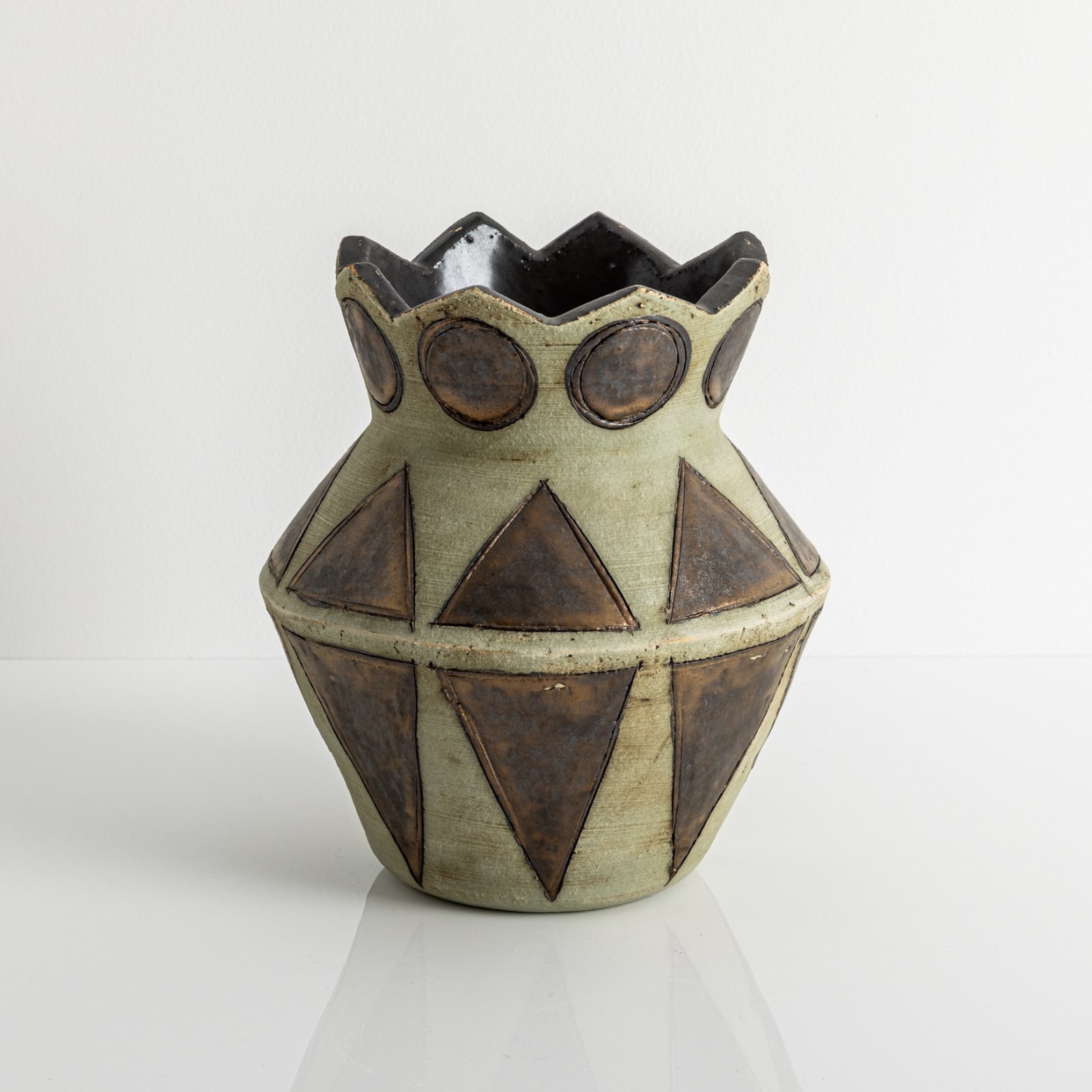 Christopher Maschinot, Sage Vessel with Bronze