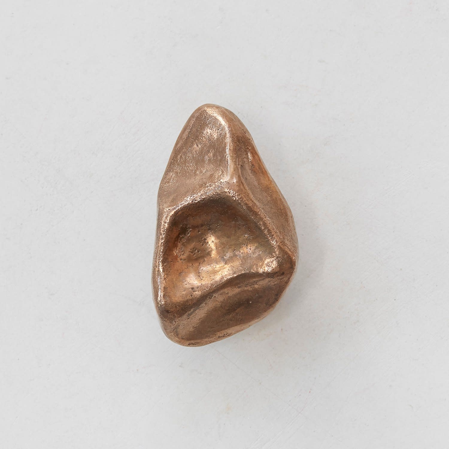 Eva Anna Gulacsi, Subtle Pinch Small Knob/Hook