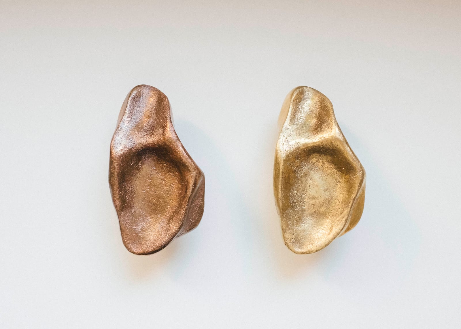 Eva Anna Gulacsi, Flat Pinch Large Knob/Hook