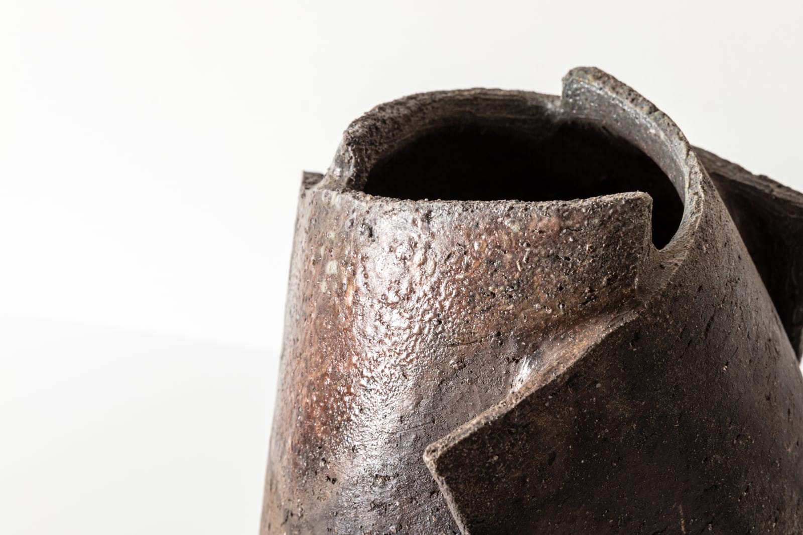 Hiroshi Toyofuku, Bizen Ware Vessel n. 9