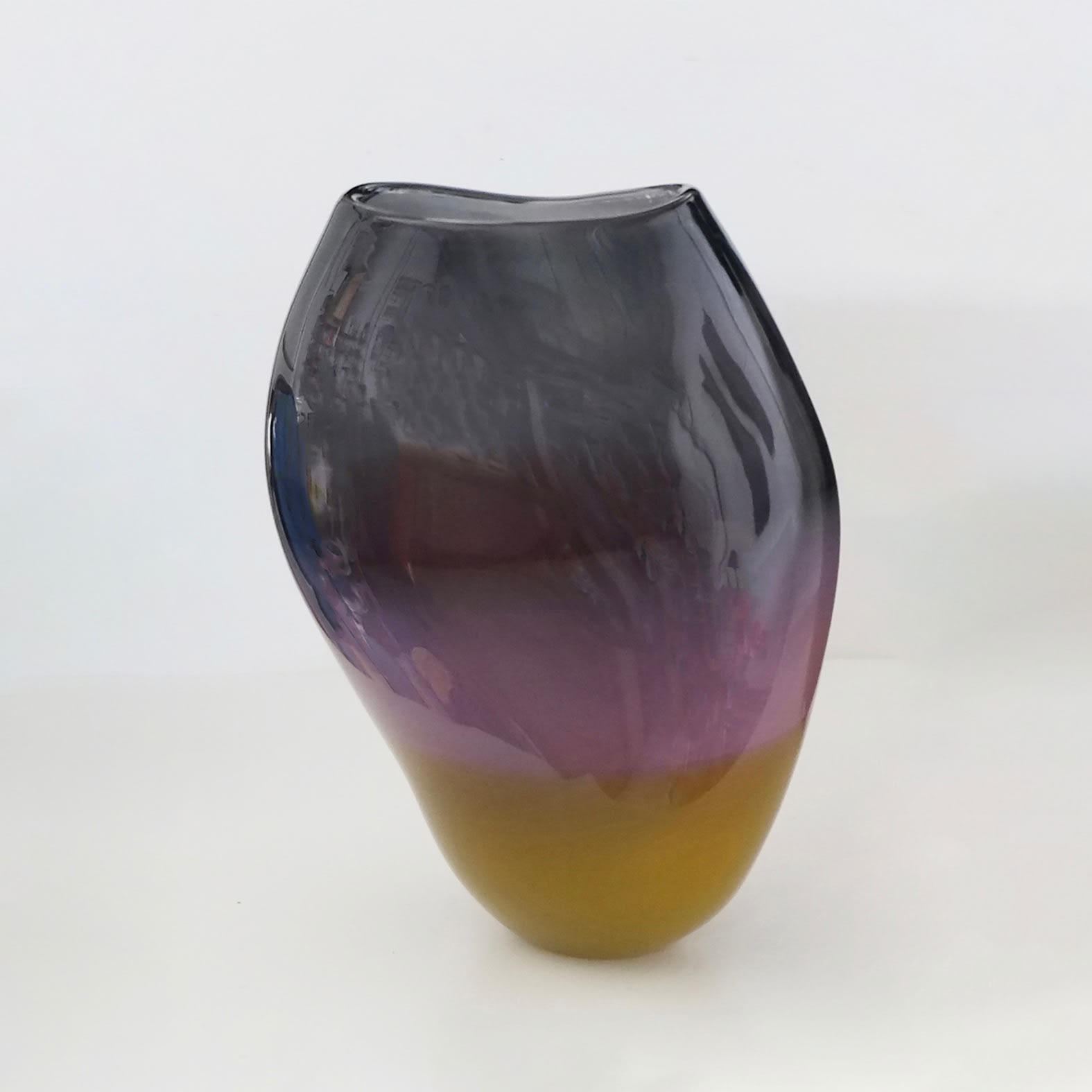 Michèle Oberdieck, Charcoal Blush Vessel