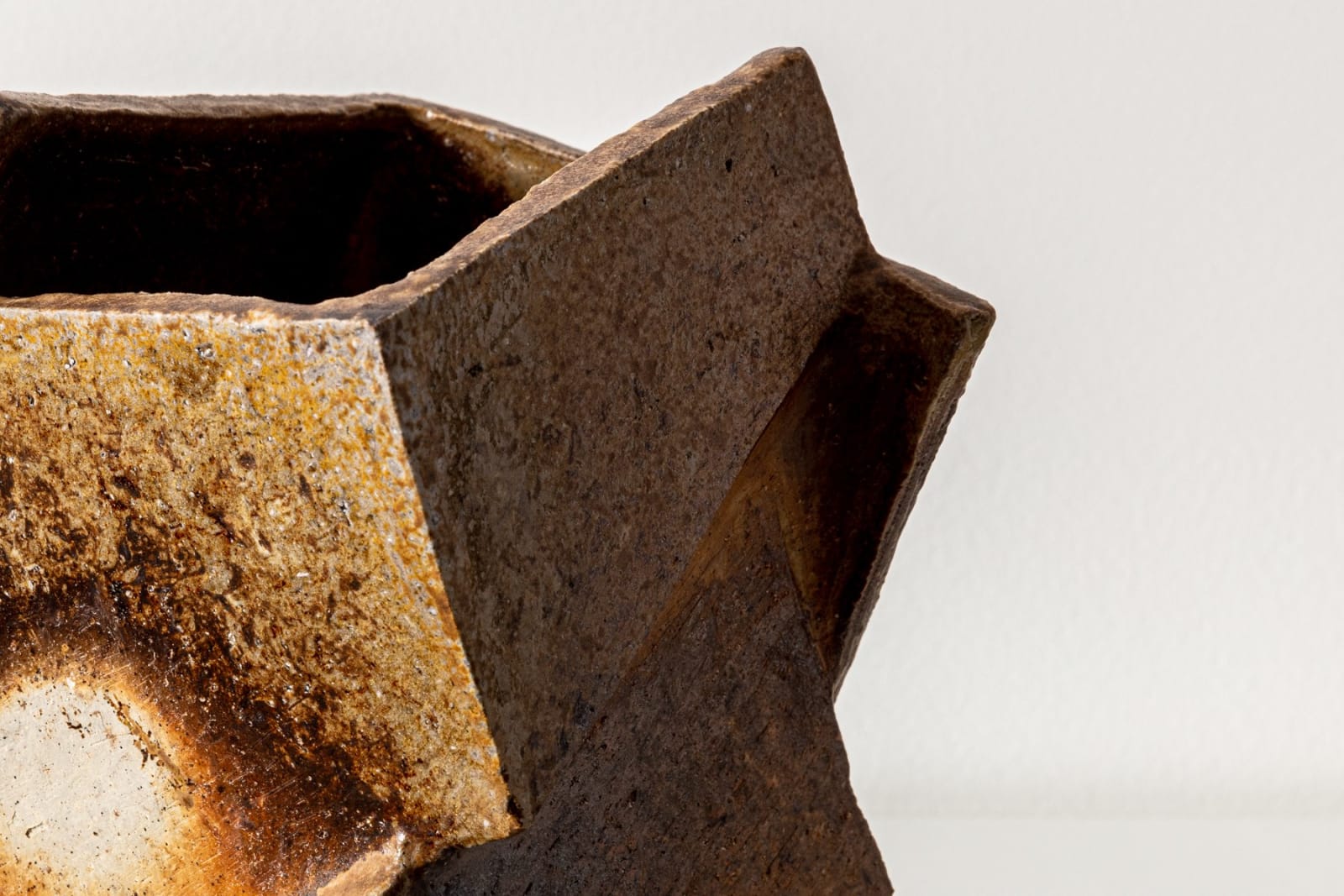 Hiroshi Toyofuku, Bizen Ware Vessel n. 3