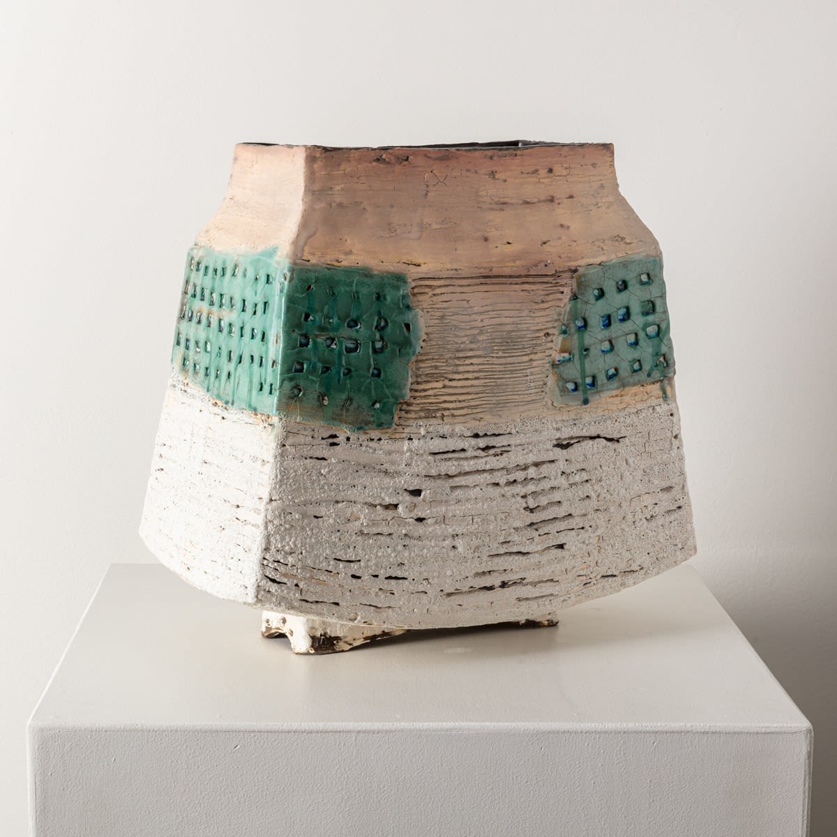 Ani Kasten, Large Box Vessel with Green Lattice