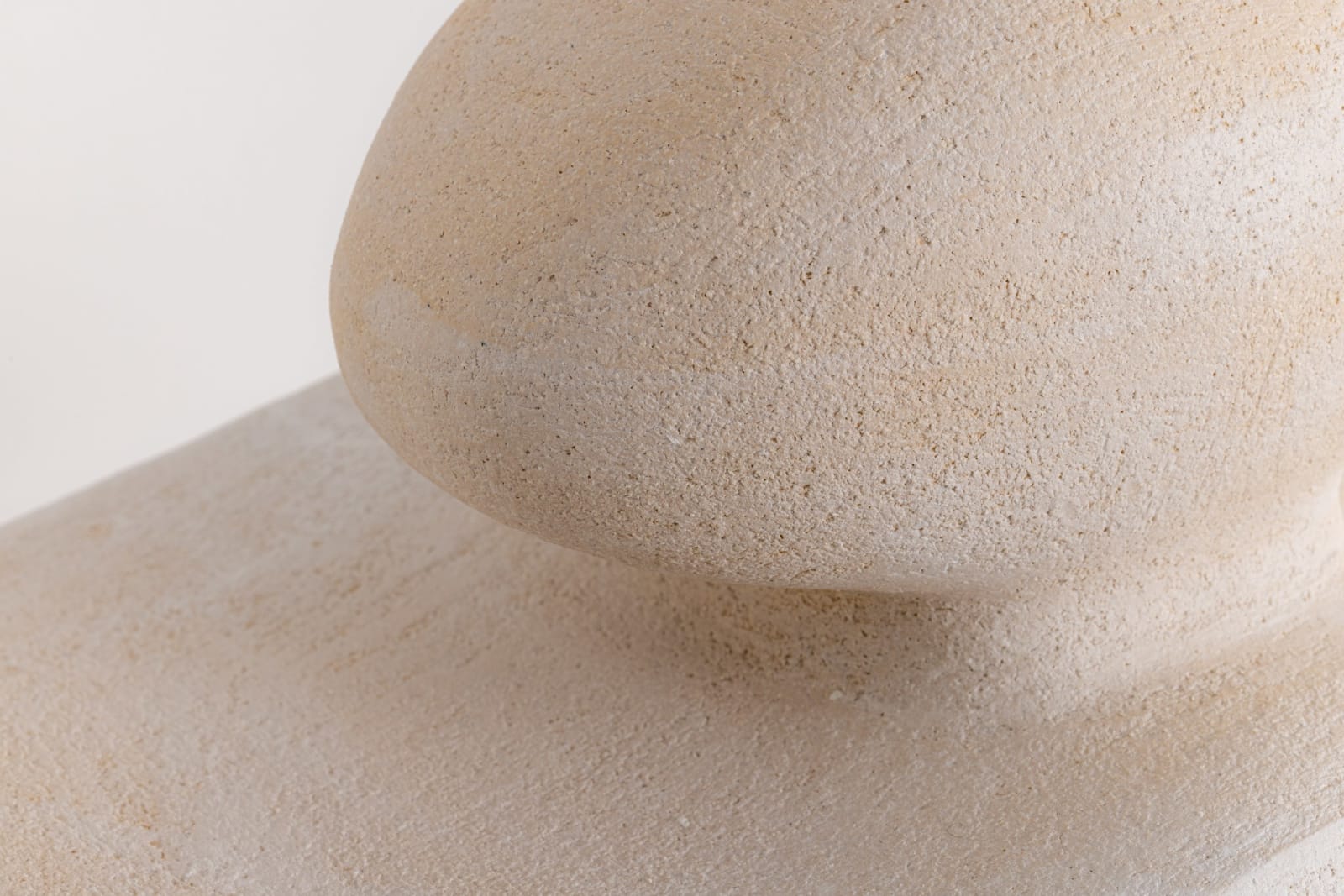 Helena Lacy, Fingo Furniture n. 1