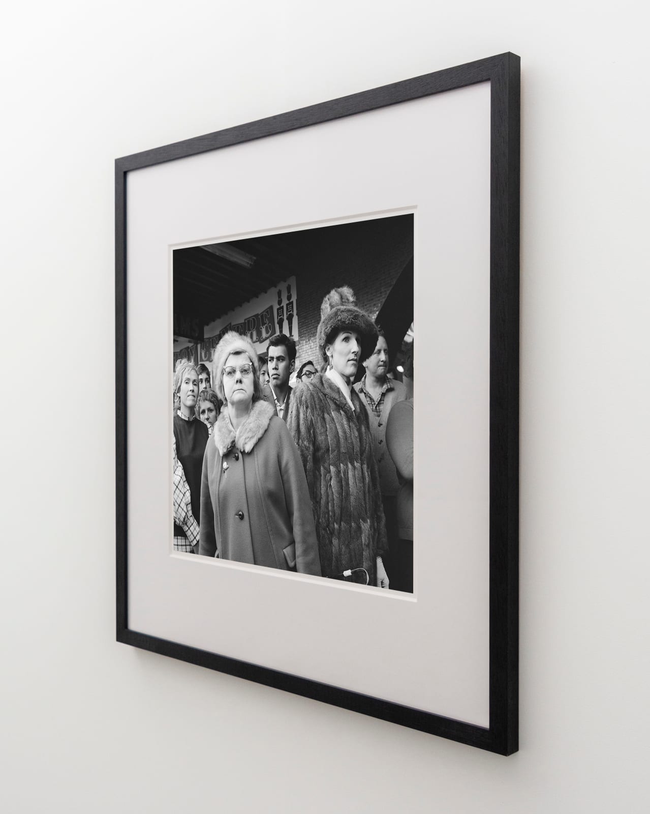 Ans Westra, Watching Miss NZ Contestants, Cuba Mall, Wellington, 1971