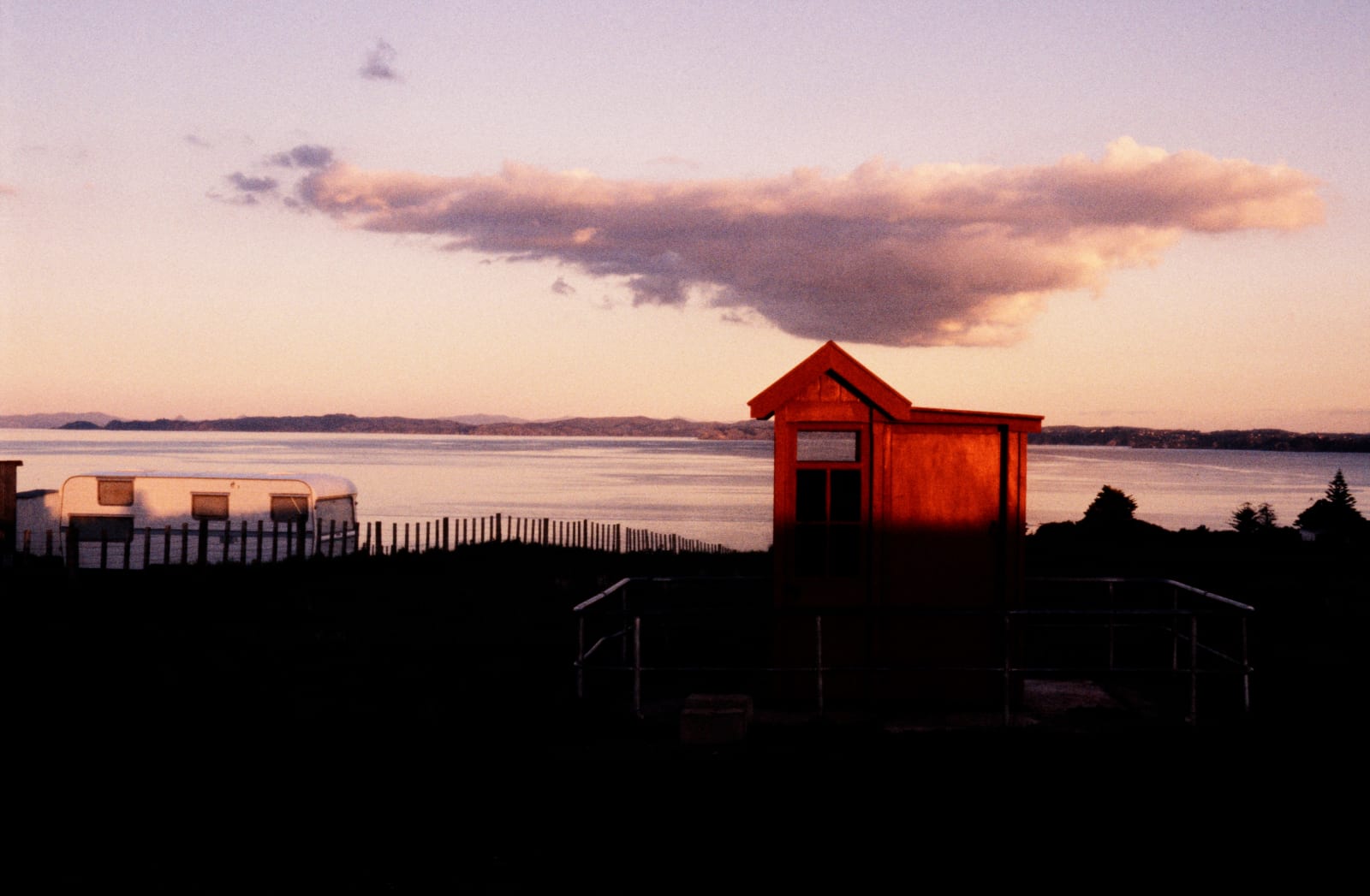 Robin Morrison, Telephone box on Rakino Island, Hauraki Gulf, 1989