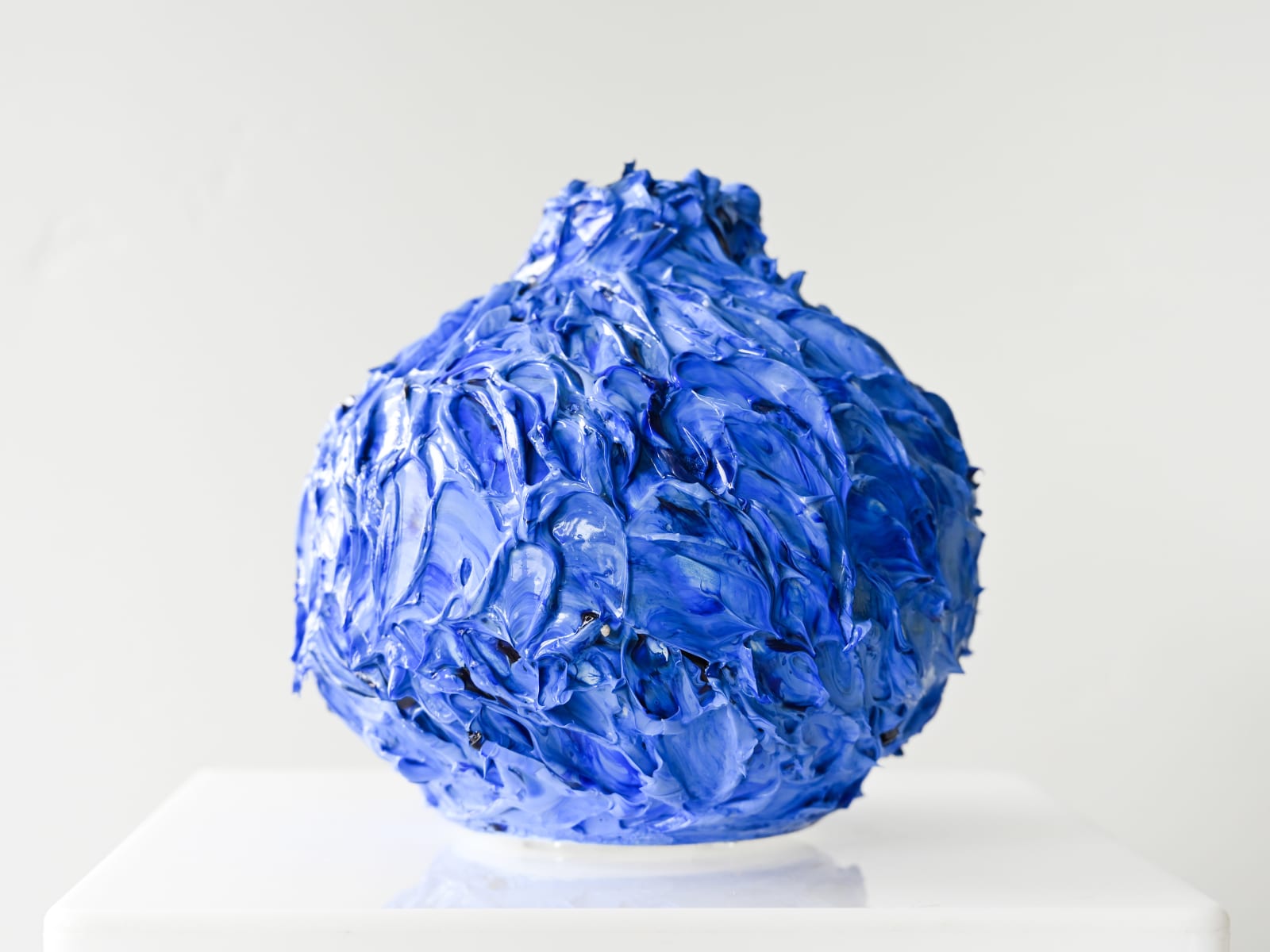 Susan Swartz, Vase (extra small, blue 2), 2022