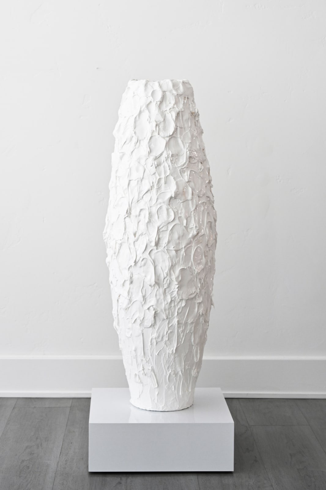 Susan Swartz, Vase (large, white 2), 2021