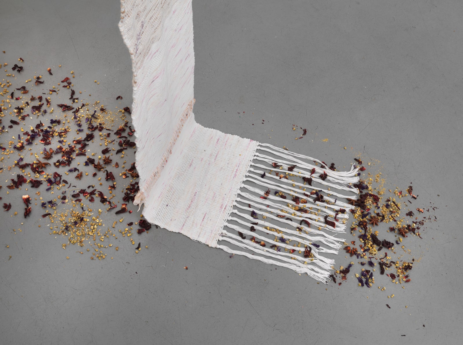 Hana Almilli, Through the earth, I come back home, 2021