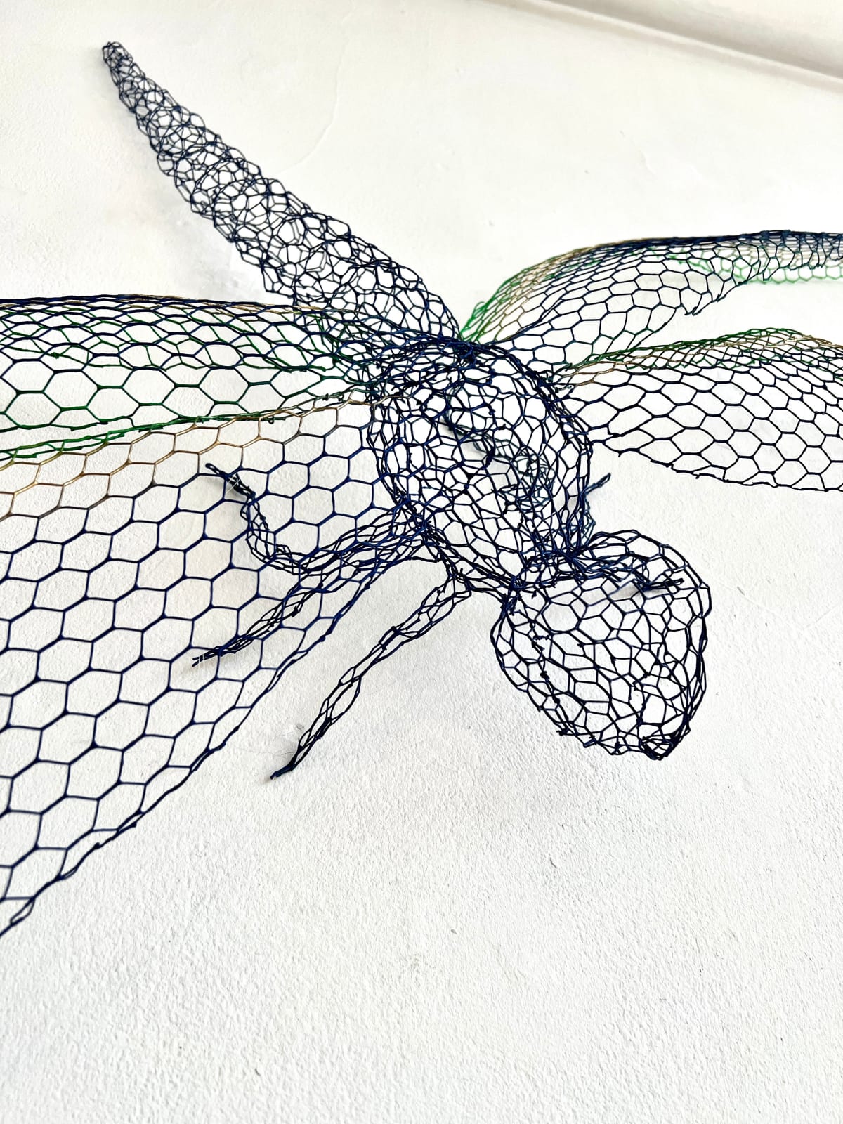 Benedetta Mori Ubaldini, Shimmering Dragonfly Sculpture, 2022