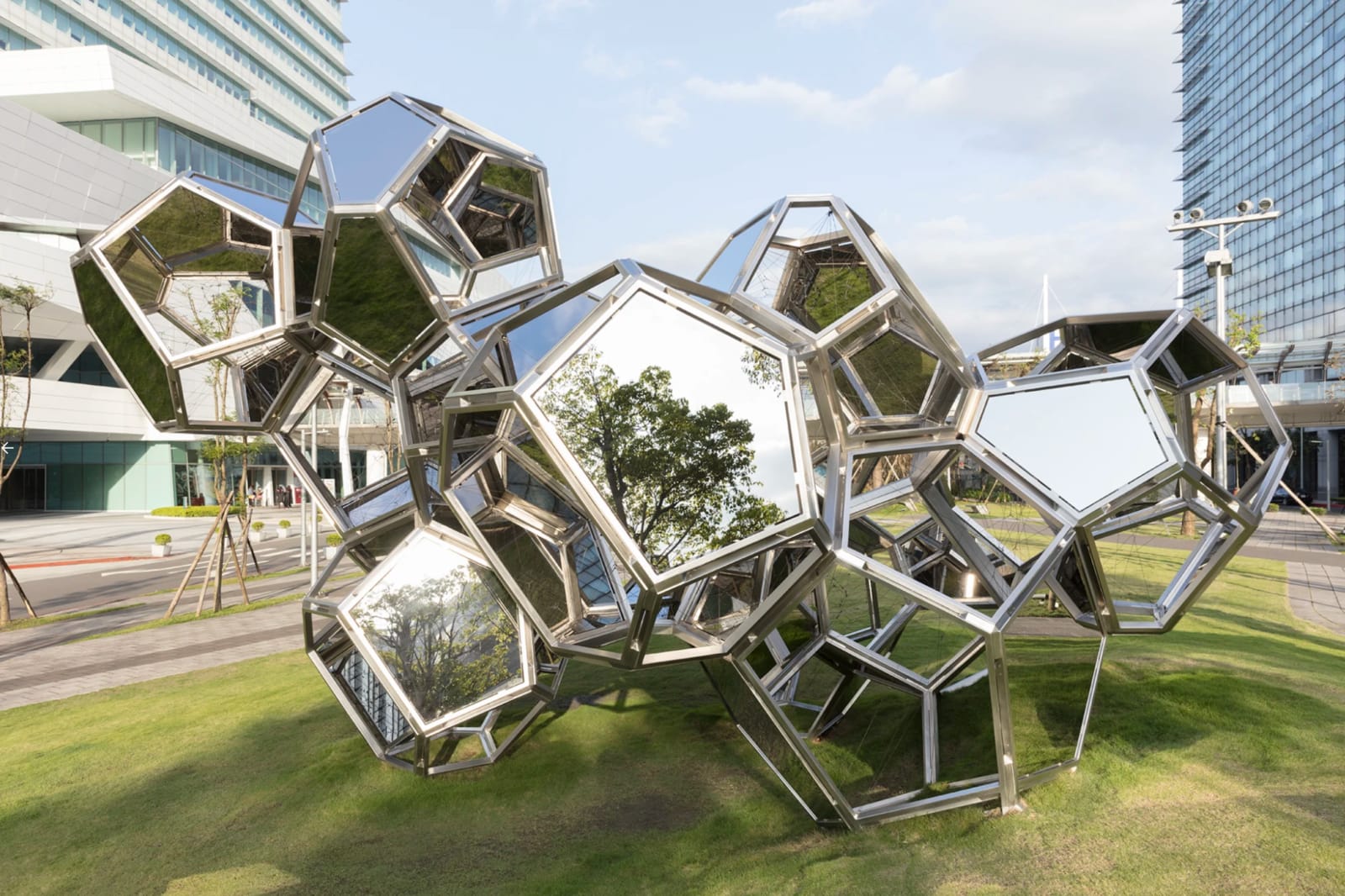 Image Cloud City: HAT-P-12.