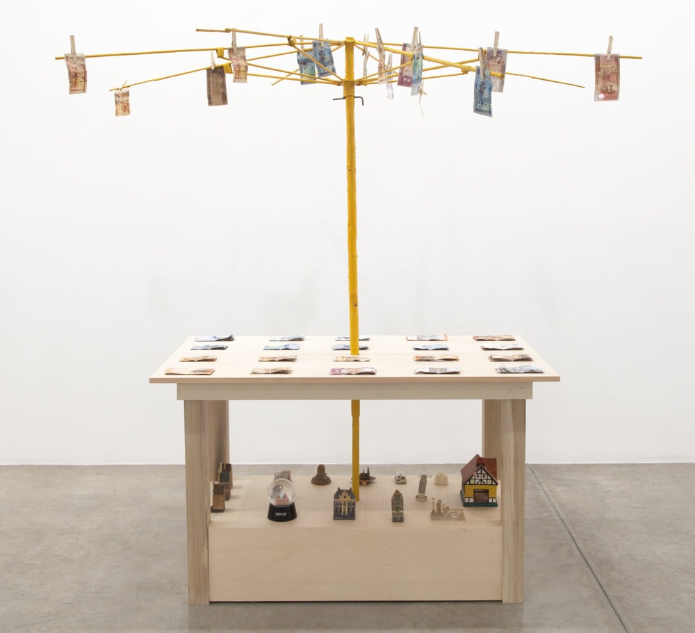 Bureau d'échange [Exchange Office]: Architecture, 2014