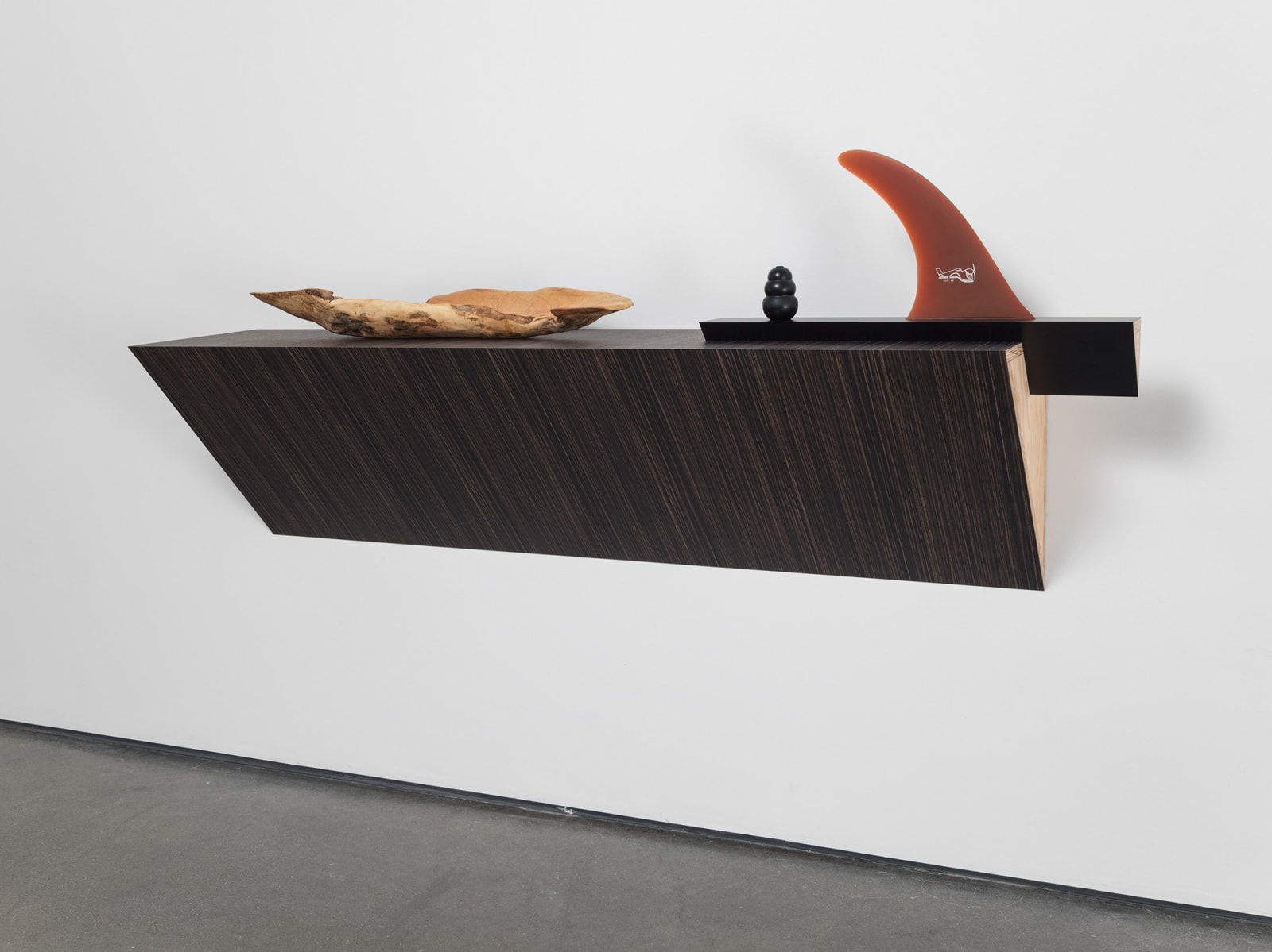 Image of Untitled (bowl, dog chew, fin)