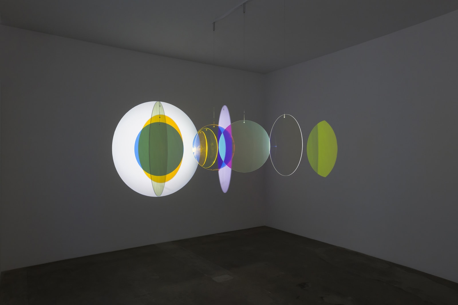 Retinal flare space