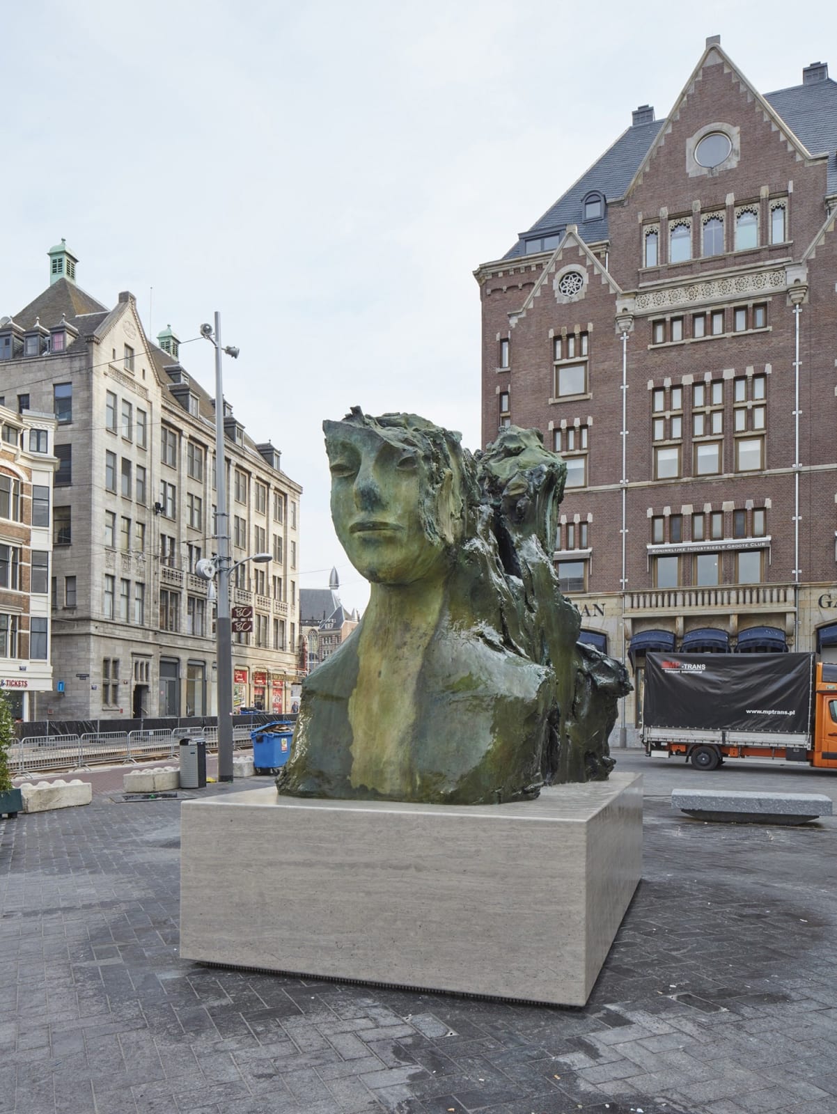 image of rokin fountain